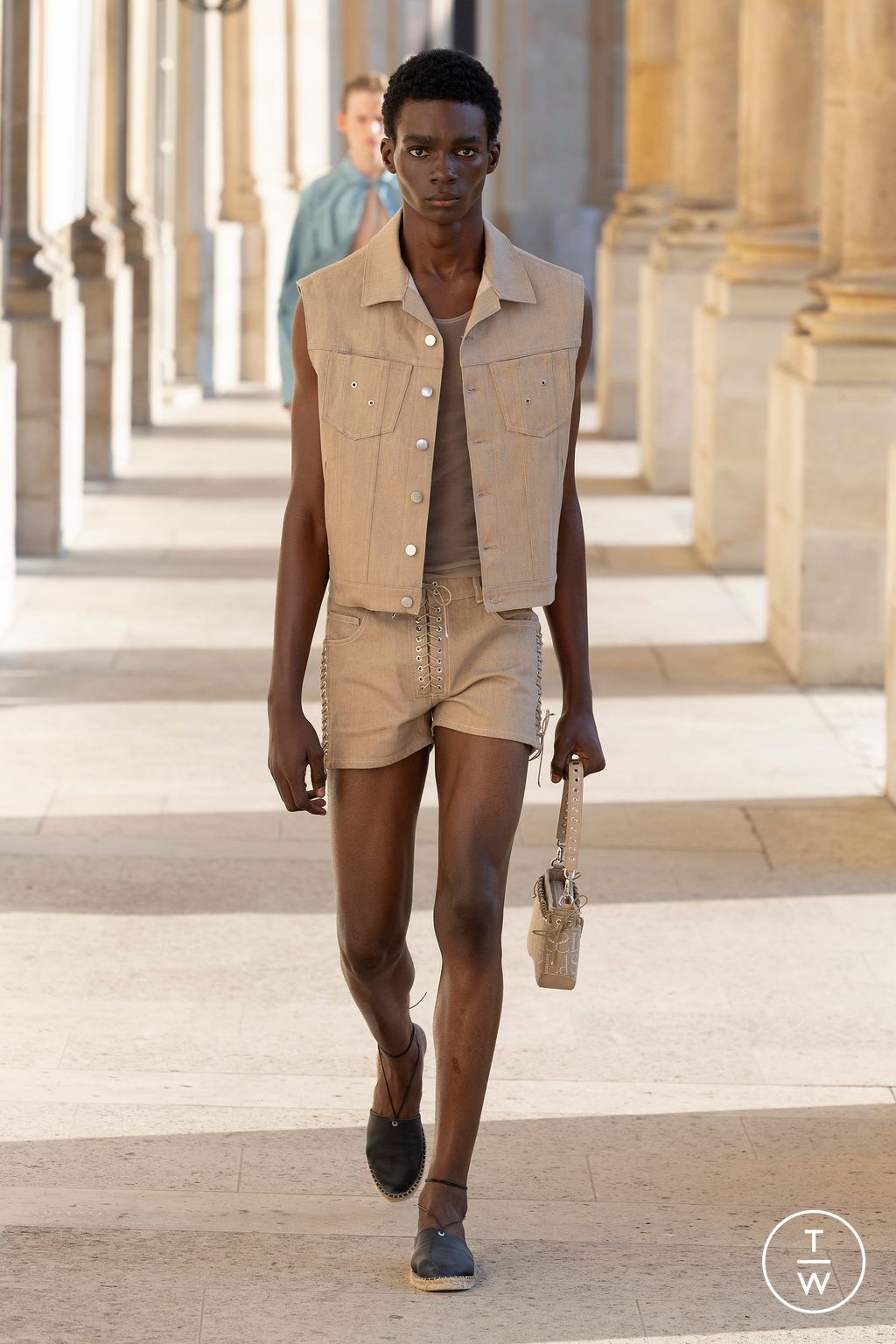 Fashion Week Paris Spring/Summer 2024 look 24 from the Ludovic de Saint Sernin collection menswear