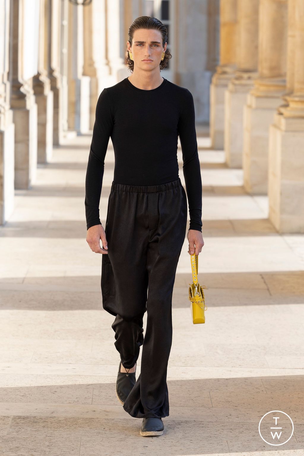 Fashion Week Paris Spring/Summer 2024 look 36 from the Ludovic de Saint Sernin collection menswear