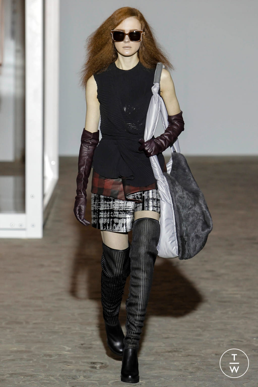Fashion Week Paris Fall/Winter 2017 look 2 from the Luis Buchinho collection womenswear