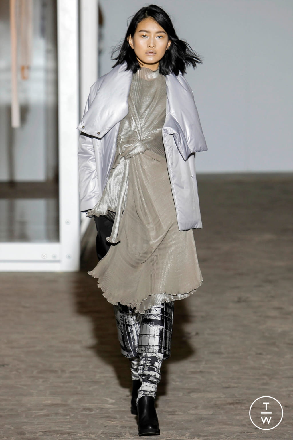 Fashion Week Paris Fall/Winter 2017 look 3 from the Luis Buchinho collection womenswear