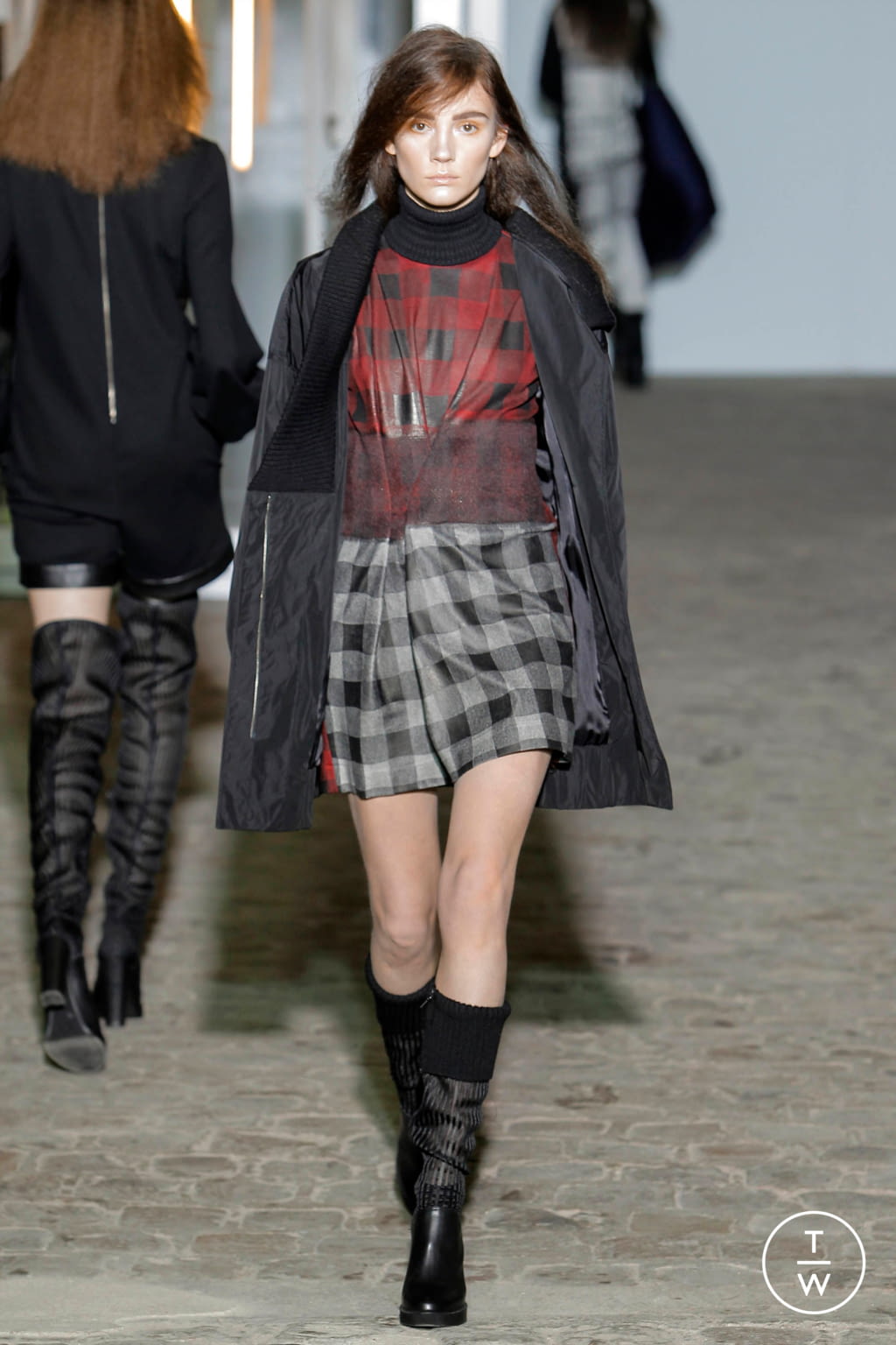 Fashion Week Paris Fall/Winter 2017 look 6 from the Luis Buchinho collection womenswear