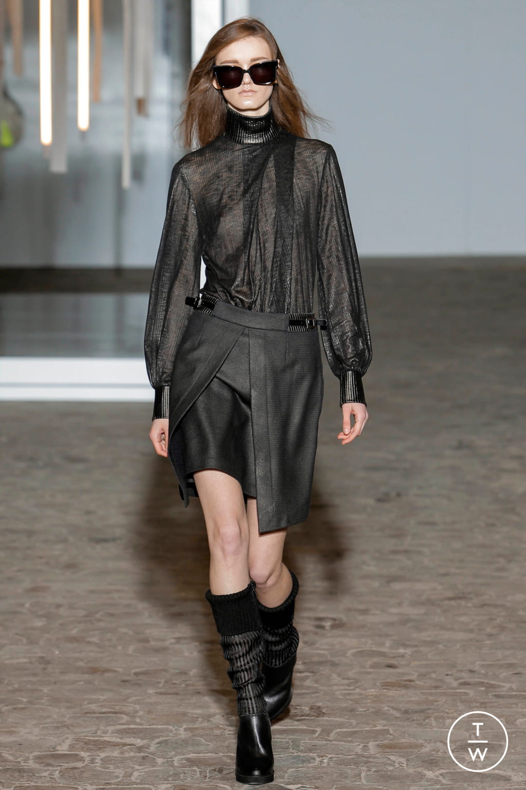 Fashion Week Paris Fall/Winter 2017 look 16 from the Luis Buchinho collection womenswear