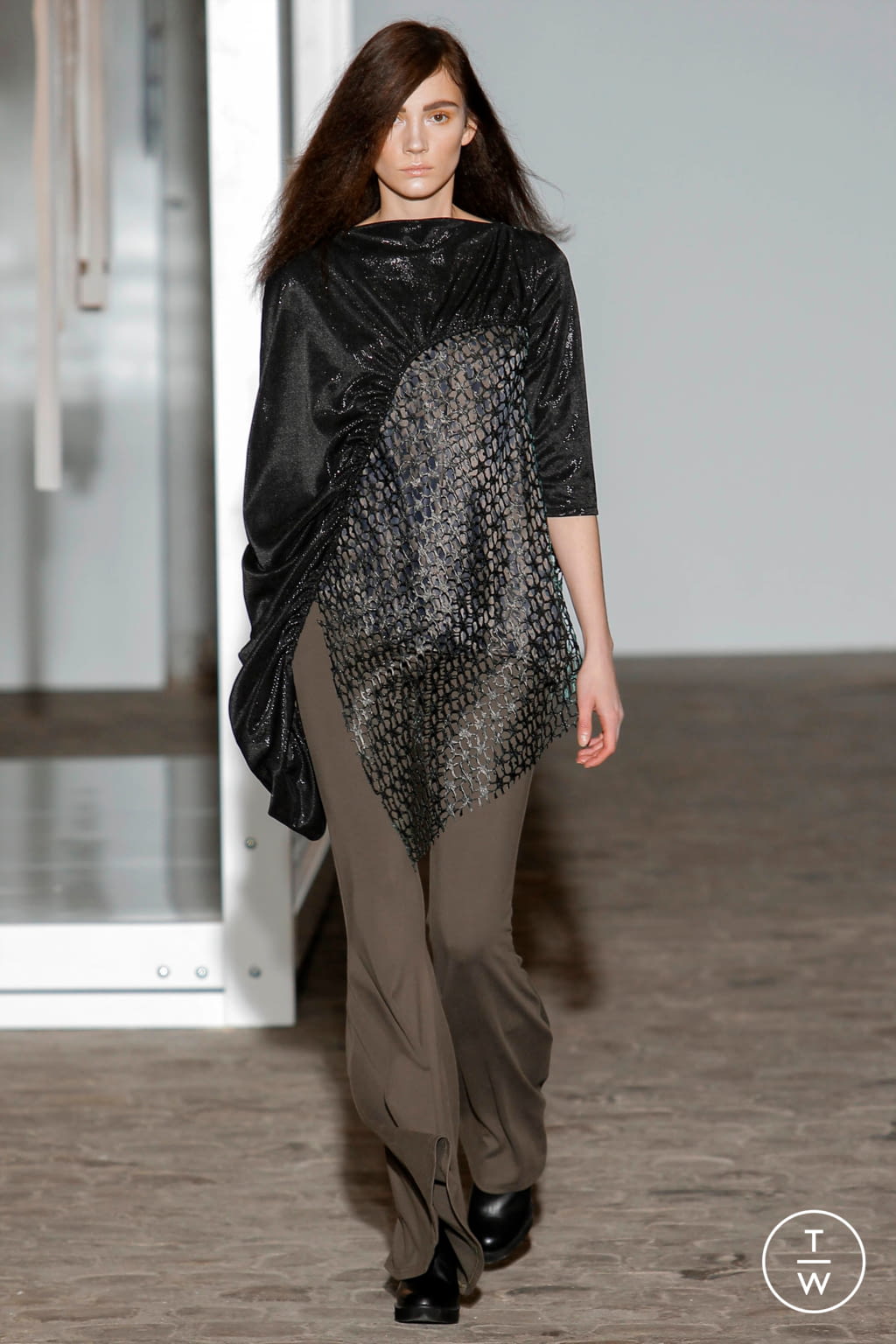 Fashion Week Paris Fall/Winter 2017 look 33 from the Luis Buchinho collection womenswear