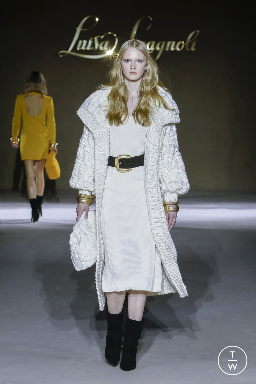 Fashion Week Milan Fall/Winter 2022 look 35 from the Luisa Spagnoli collection womenswear