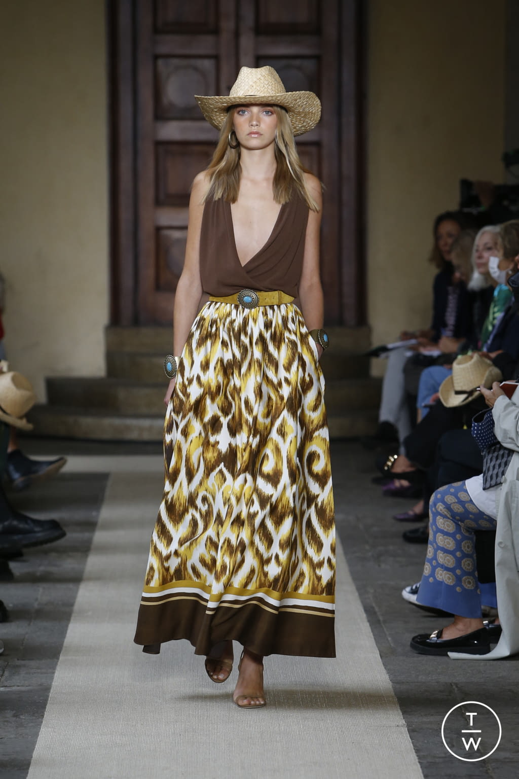 Fashion Week Milan Spring/Summer 2022 look 12 from the Luisa Spagnoli collection 女装