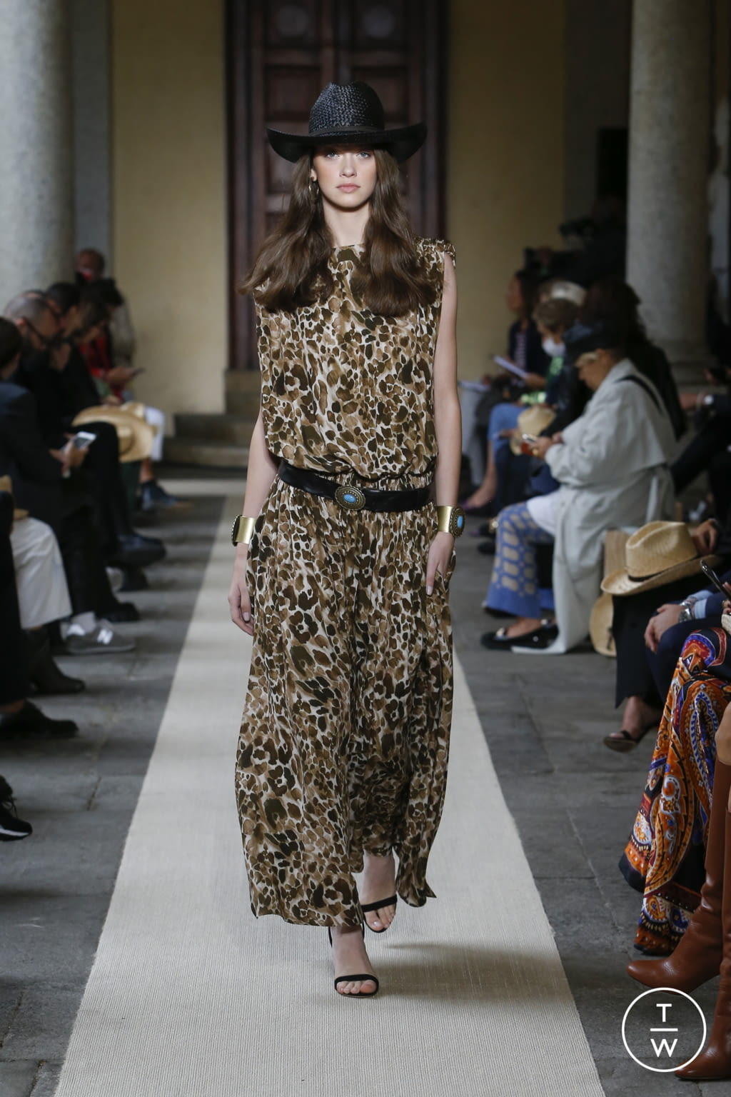 Fashion Week Milan Spring/Summer 2022 look 20 from the Luisa Spagnoli collection womenswear