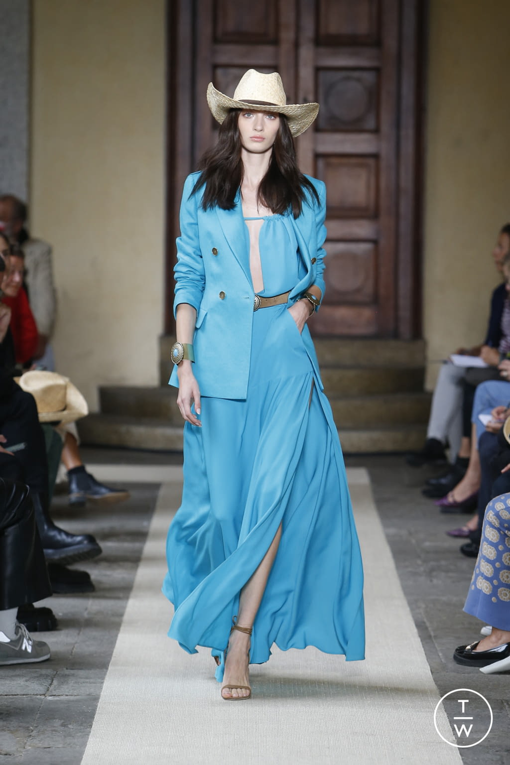 Fashion Week Milan Spring/Summer 2022 look 39 from the Luisa Spagnoli collection 女装