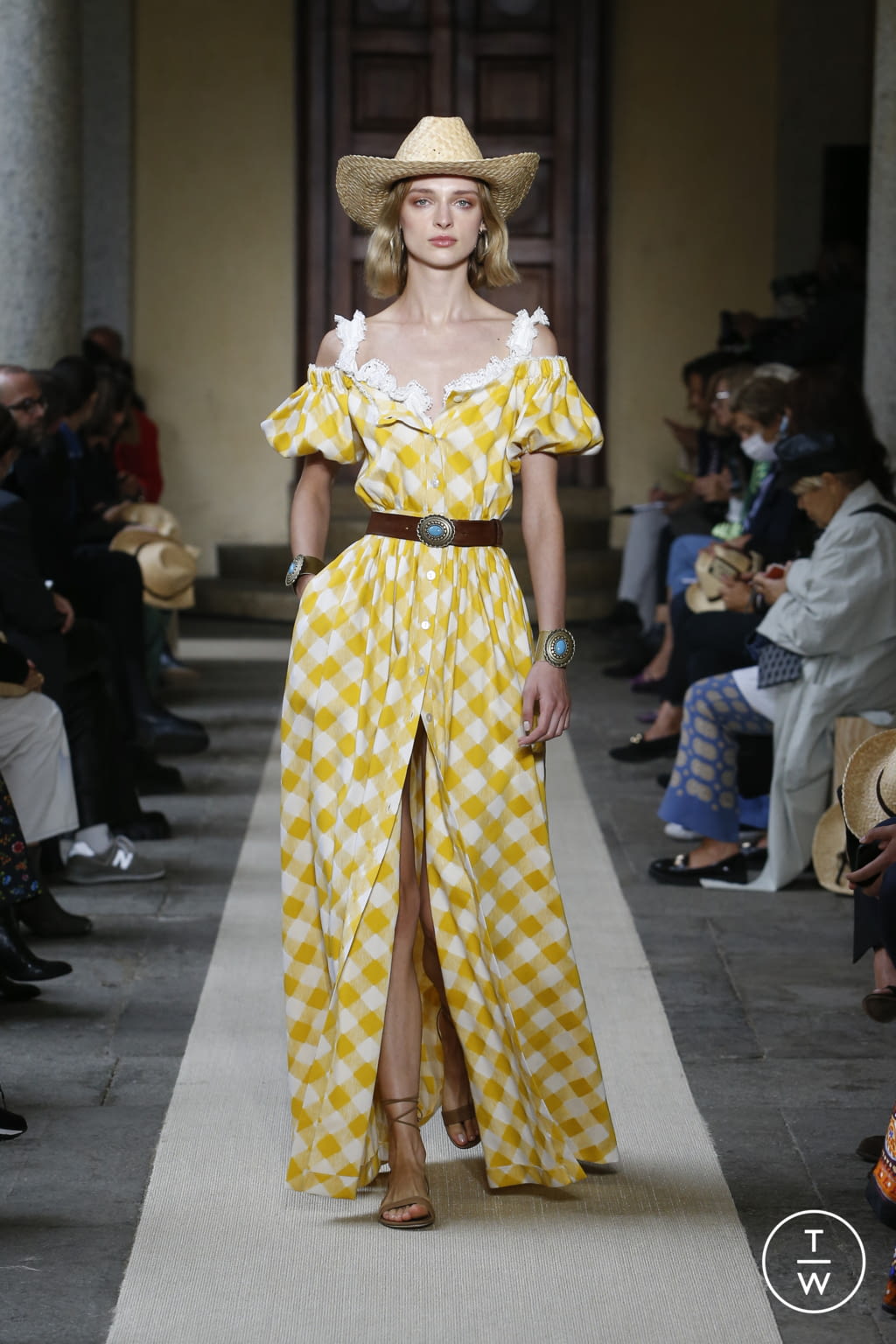 Fashion Week Milan Spring/Summer 2022 look 5 from the Luisa Spagnoli collection 女装