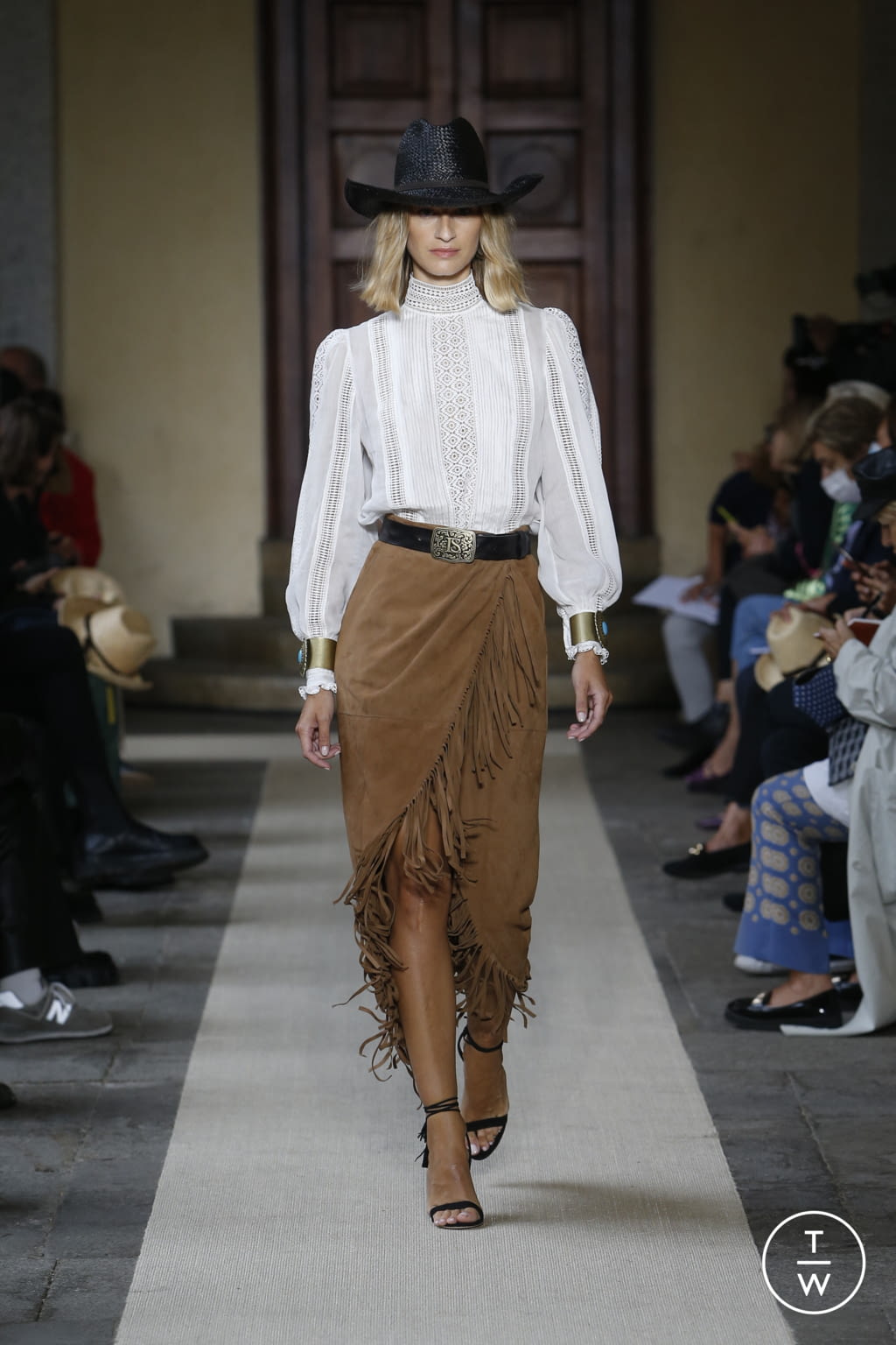Fashion Week Milan Spring/Summer 2022 look 6 from the Luisa Spagnoli collection 女装