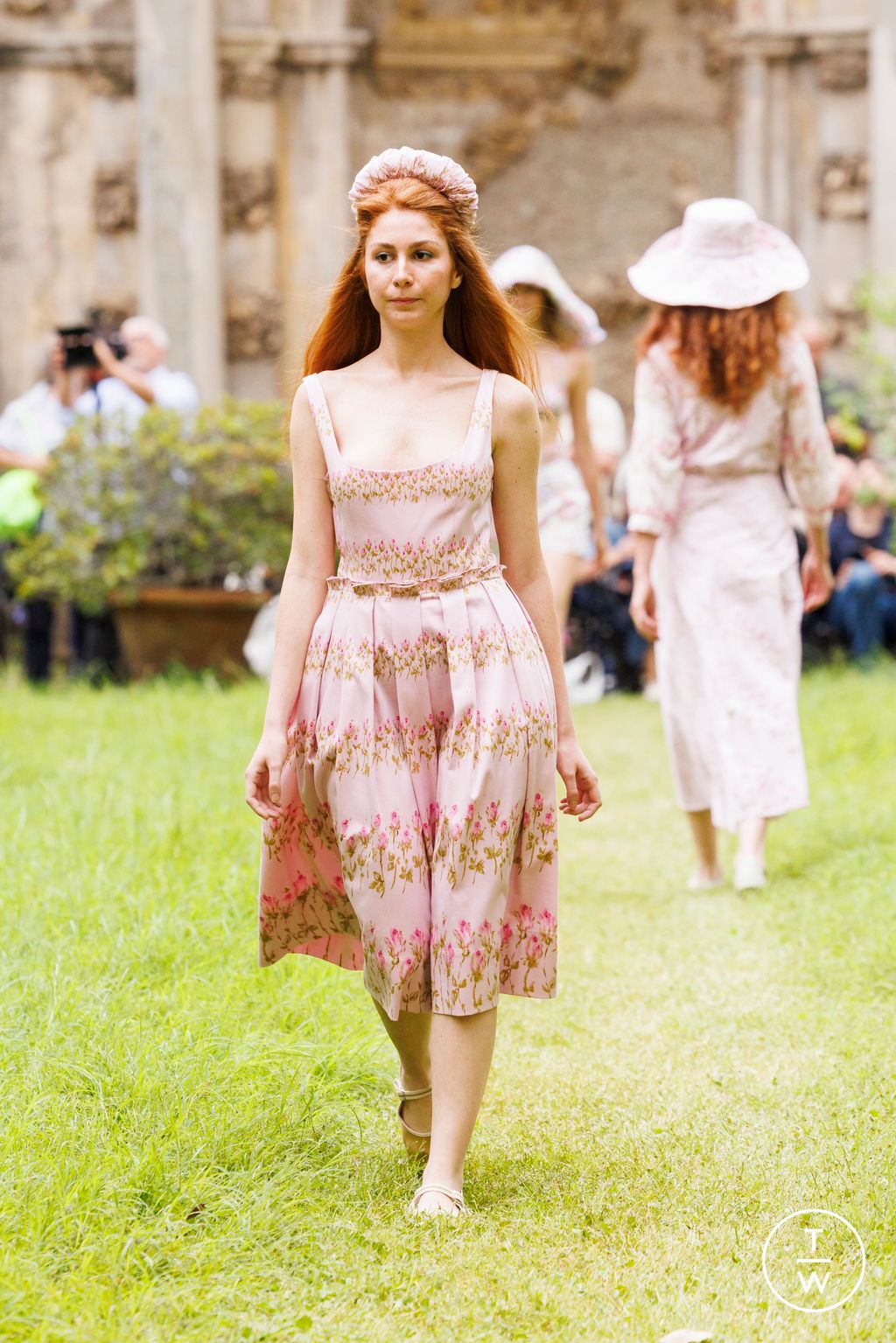 Fashion Week Florence - Pitti Resort 2024 look 16 de la collection Luisa Beccaria womenswear