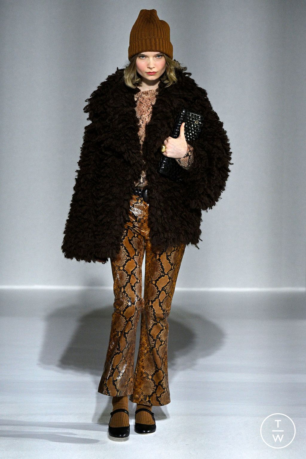 Fashion Week Milan Fall/Winter 2024 look 28 from the Luisa Spagnoli collection womenswear