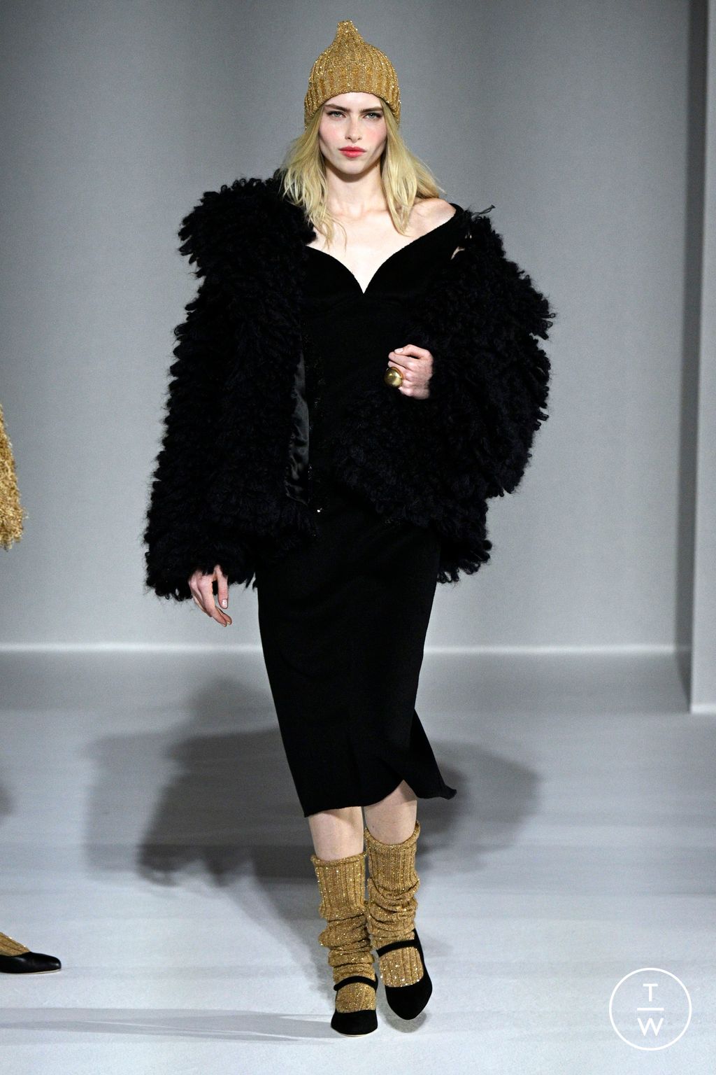 Fashion Week Milan Fall/Winter 2024 look 40 from the Luisa Spagnoli collection womenswear