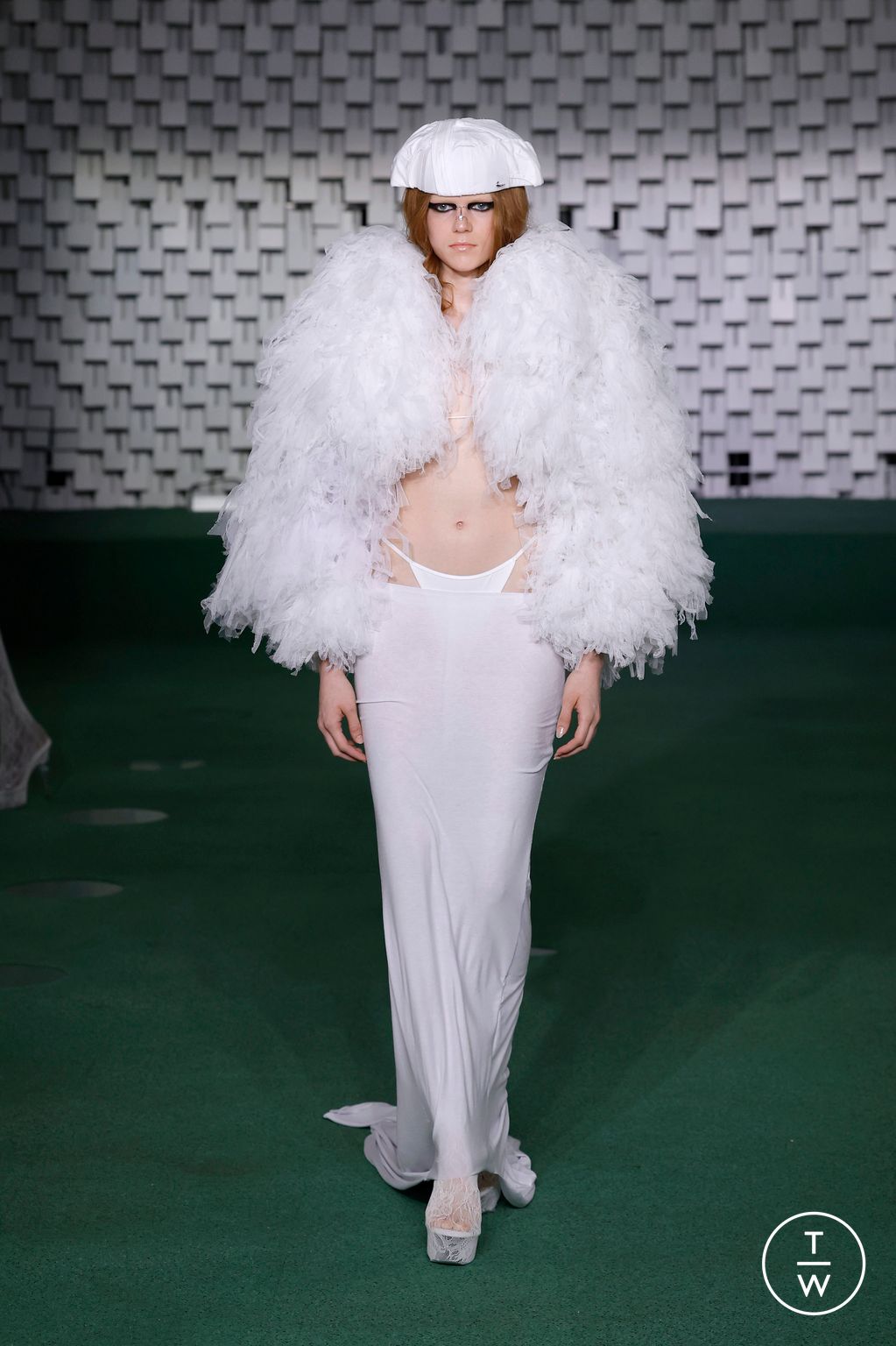 Fashion Week Paris Spring/Summer 2025 look 9 from the Luis de Javier collection womenswear