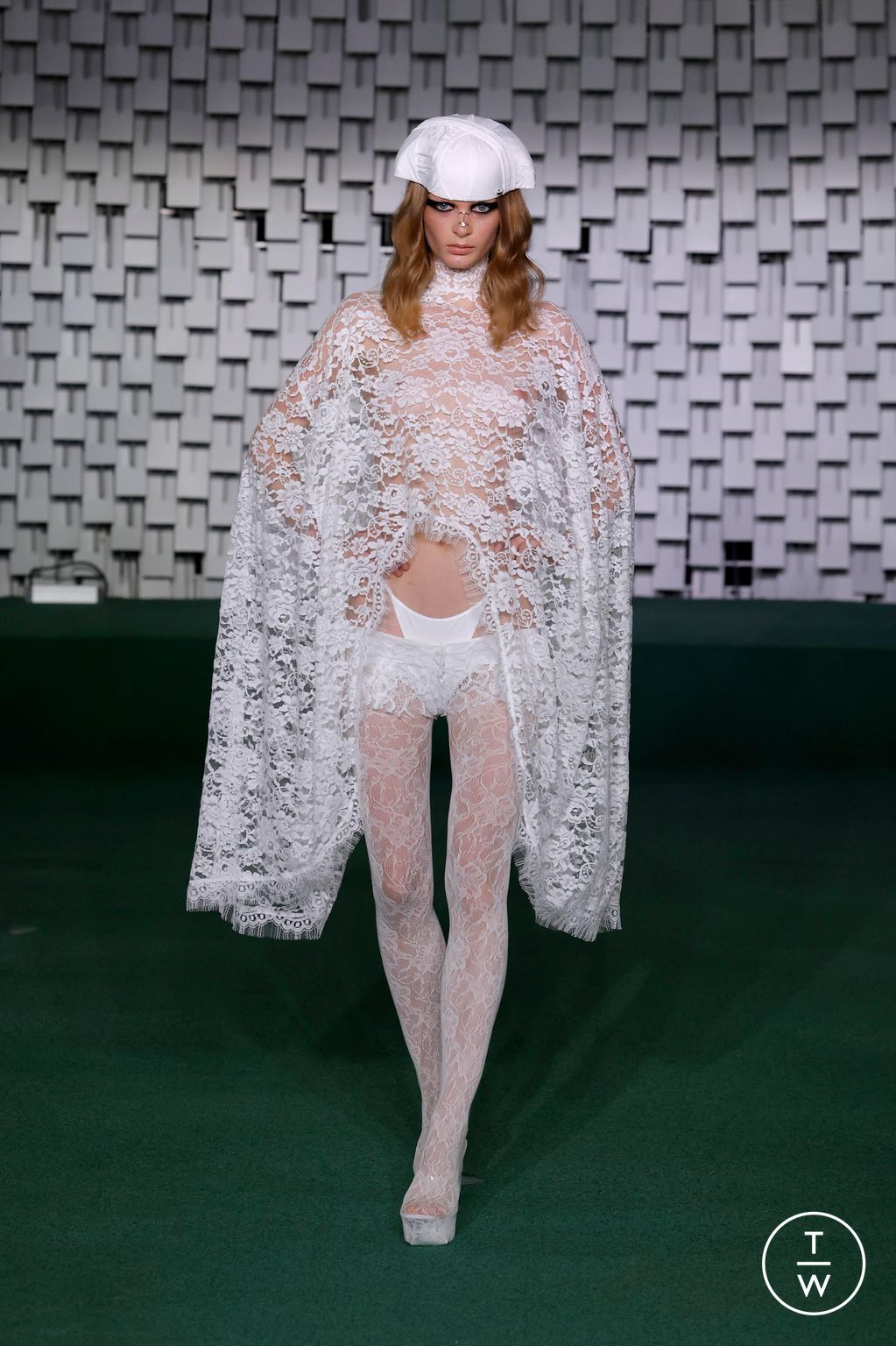 Fashion Week Paris Spring/Summer 2025 look 12 de la collection Luis de Javier womenswear