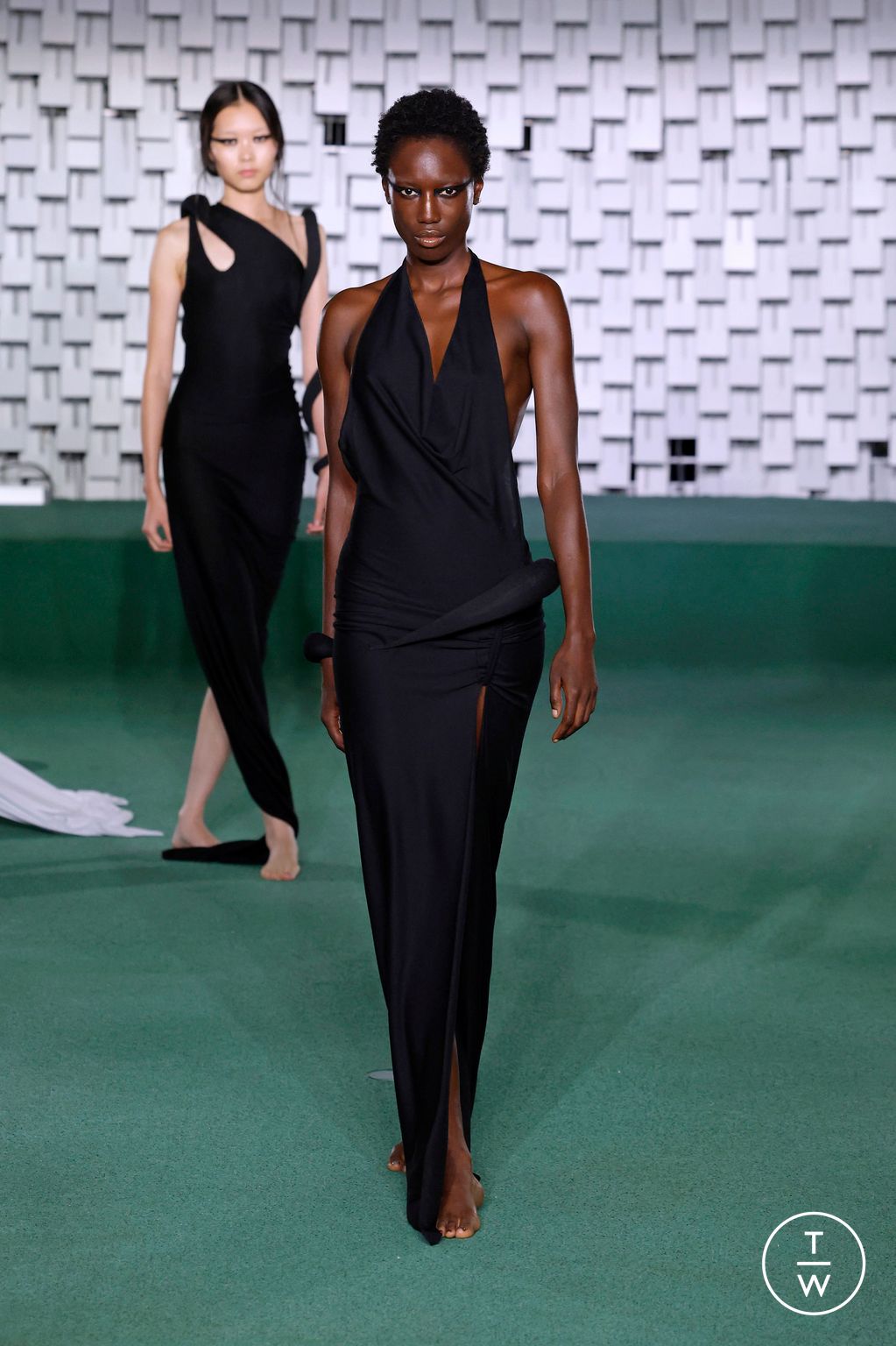 Fashion Week Paris Spring/Summer 2025 look 18 de la collection Luis de Javier womenswear