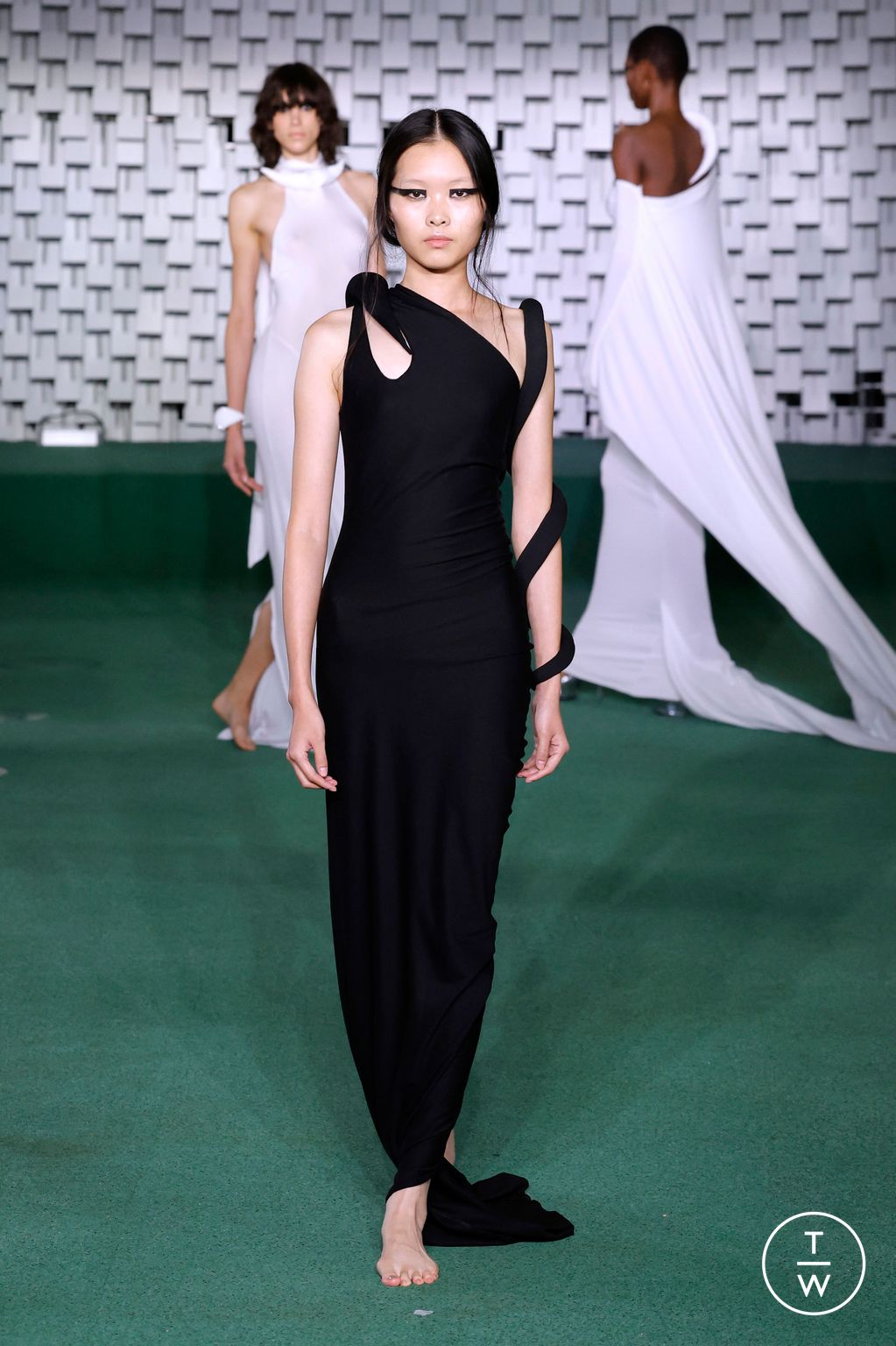 Fashion Week Paris Spring/Summer 2025 look 19 de la collection Luis de Javier womenswear