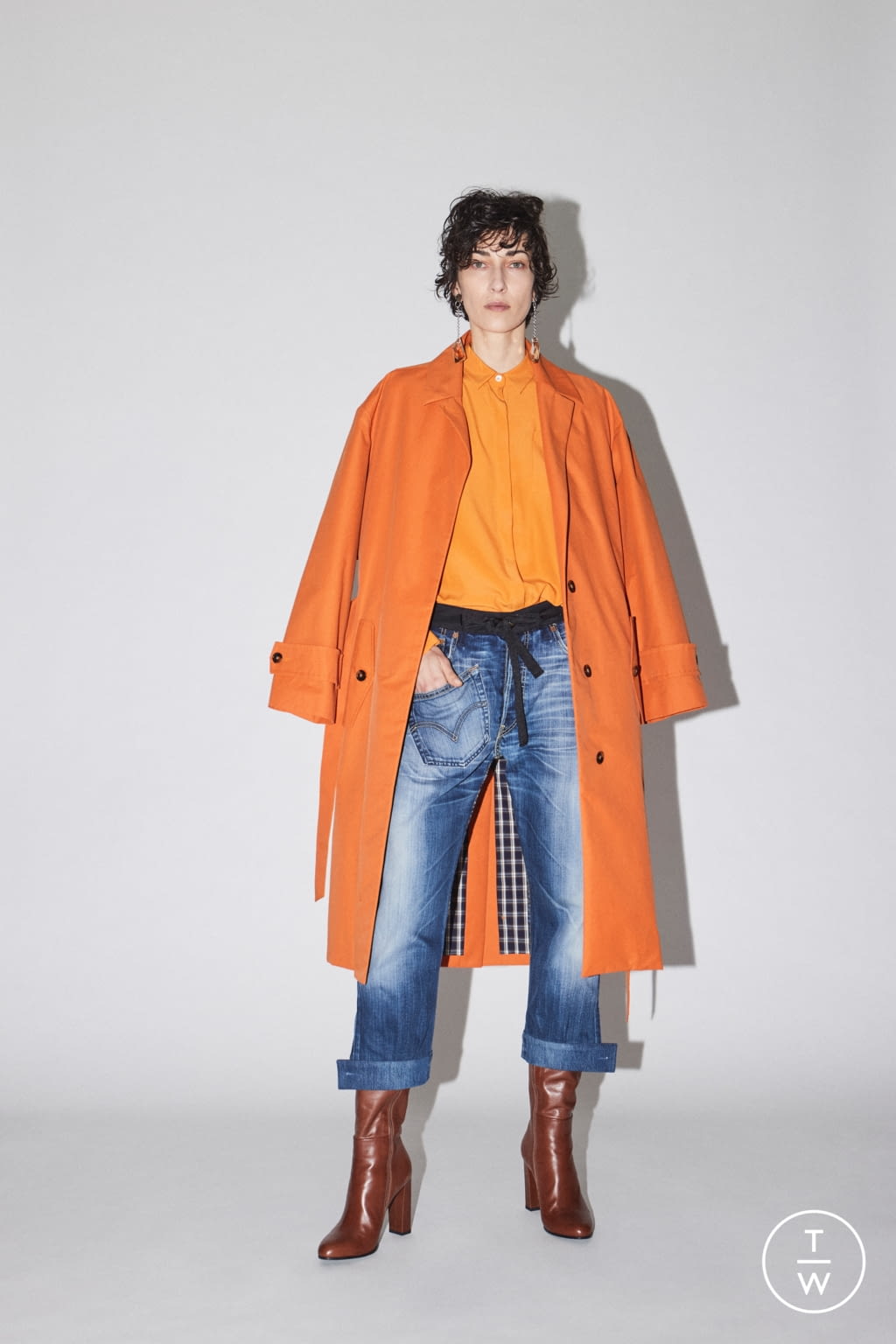 Fashion Week Paris Fall/Winter 2021 look 2 de la collection Lutz Huelle womenswear