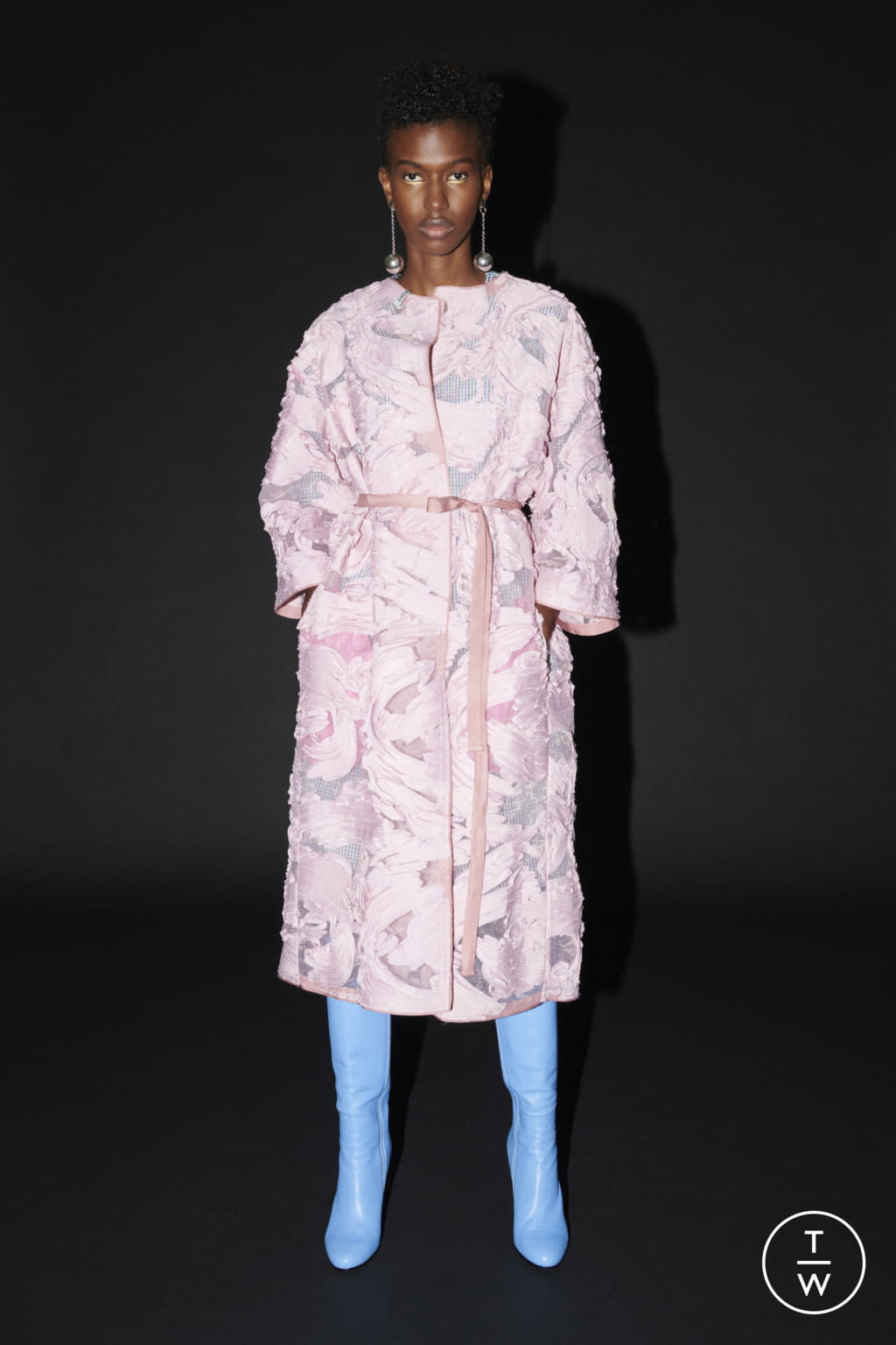 Fashion Week Paris Spring/Summer 2022 look 2 de la collection Lutz Huelle womenswear