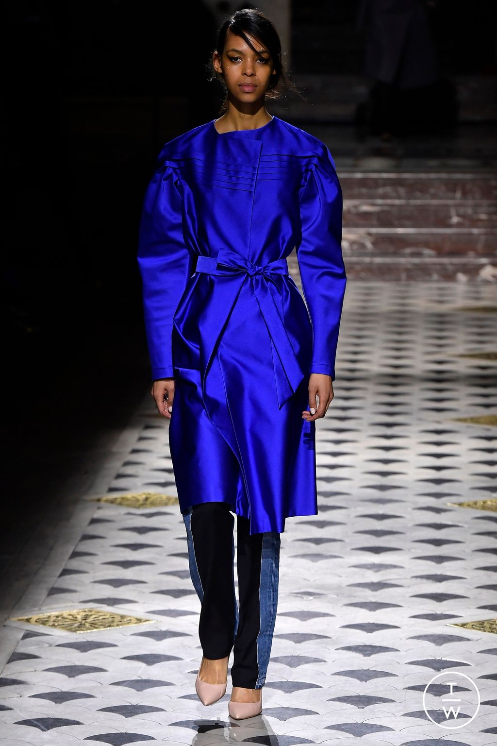 Fashion Week Paris Fall/Winter 2024 look 18 de la collection Lutz Huelle womenswear