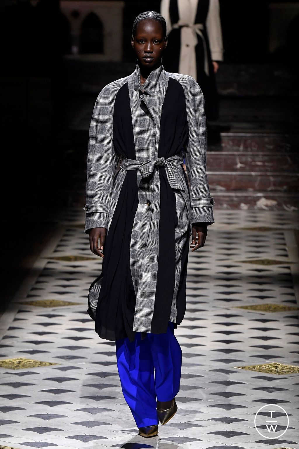 Fashion Week Paris Fall/Winter 2024 look 31 from the Lutz Huelle collection 女装