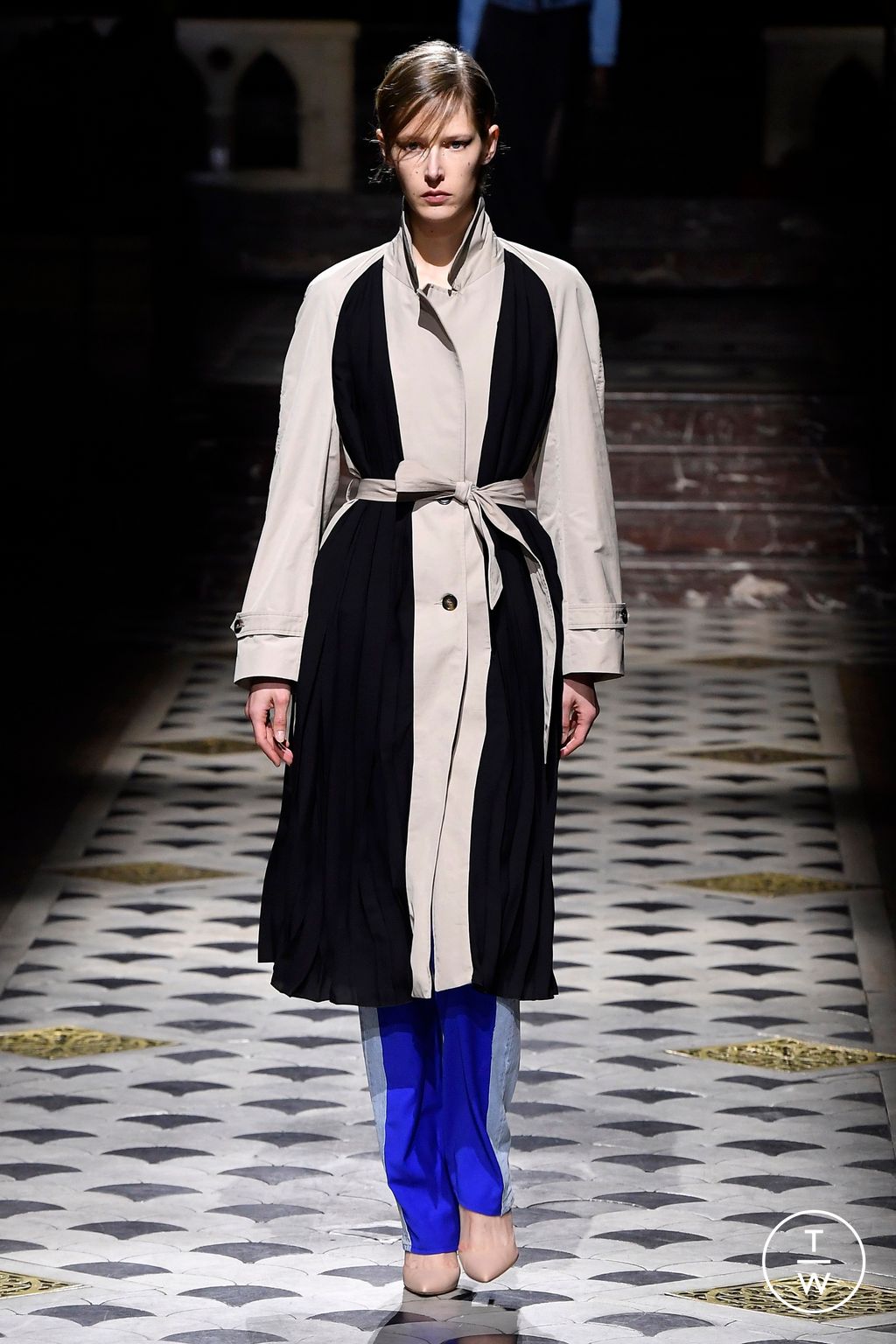 Fashion Week Paris Fall/Winter 2024 look 32 de la collection Lutz Huelle womenswear