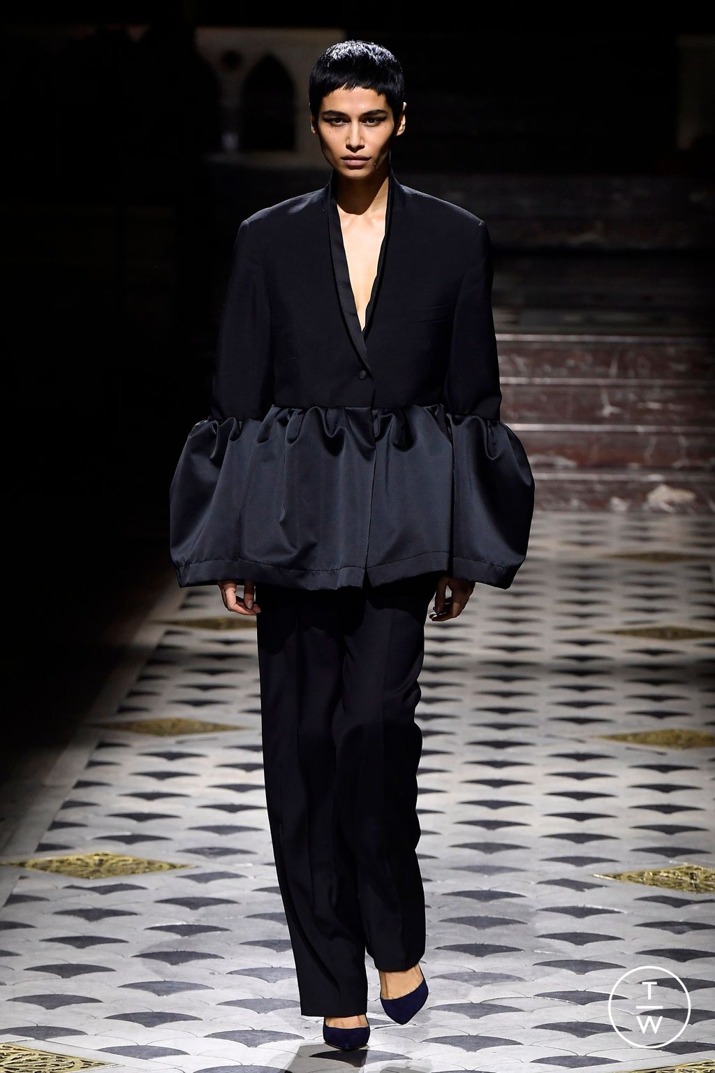 Fashion Week Paris Fall/Winter 2024 look 38 from the Lutz Huelle collection 女装