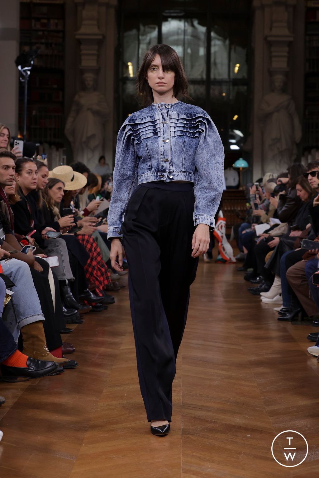 Fashion Week Paris Spring/Summer 2025 look 7 from the Lutz Huelle collection womenswear