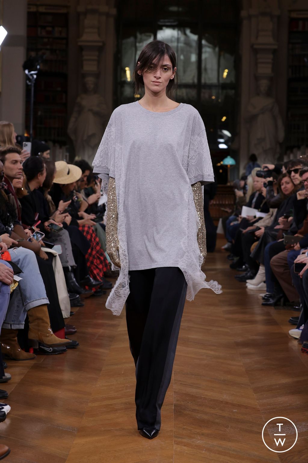 Fashion Week Paris Spring/Summer 2025 look 9 from the Lutz Huelle collection womenswear