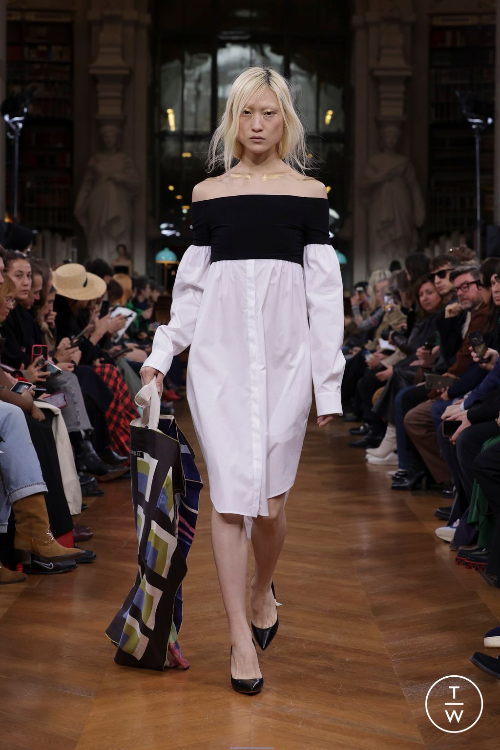 Fashion Week Paris Spring/Summer 2025 look 11 from the Lutz Huelle collection womenswear