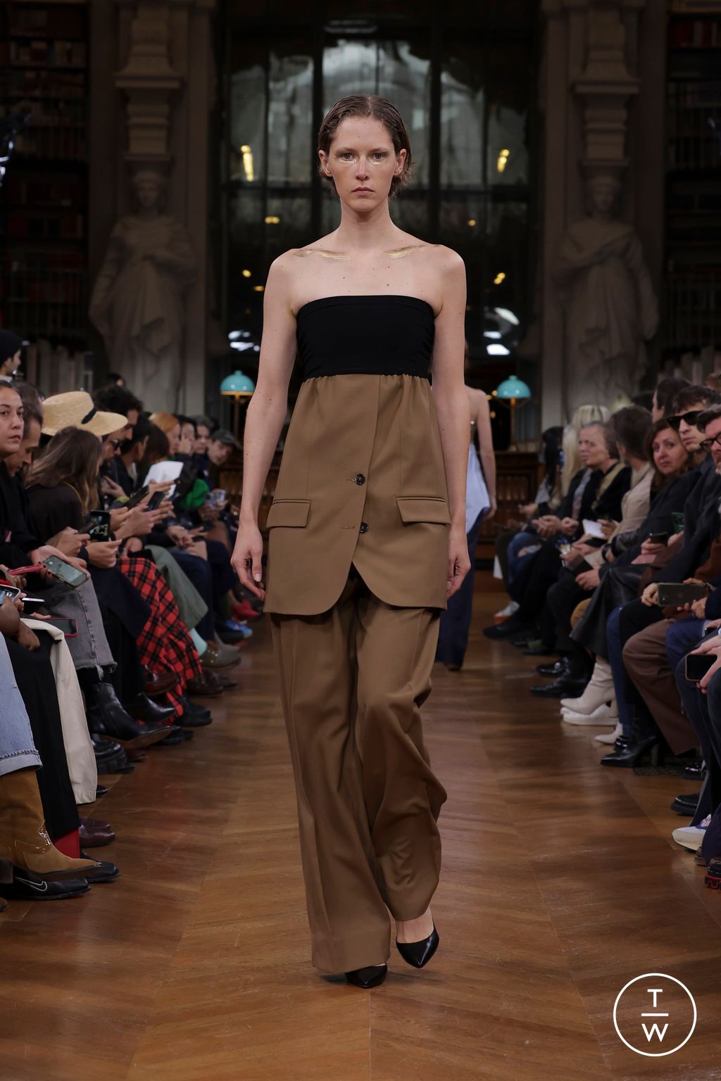 Fashion Week Paris Spring/Summer 2025 look 13 from the Lutz Huelle collection womenswear