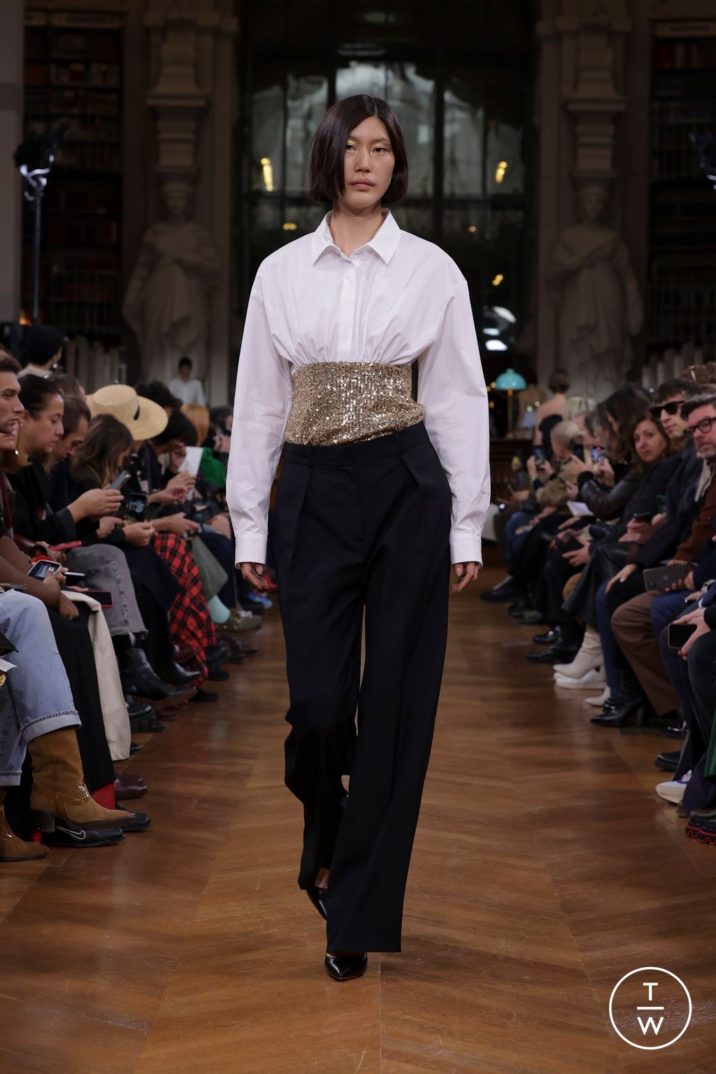Fashion Week Paris Spring/Summer 2025 look 14 from the Lutz Huelle collection womenswear
