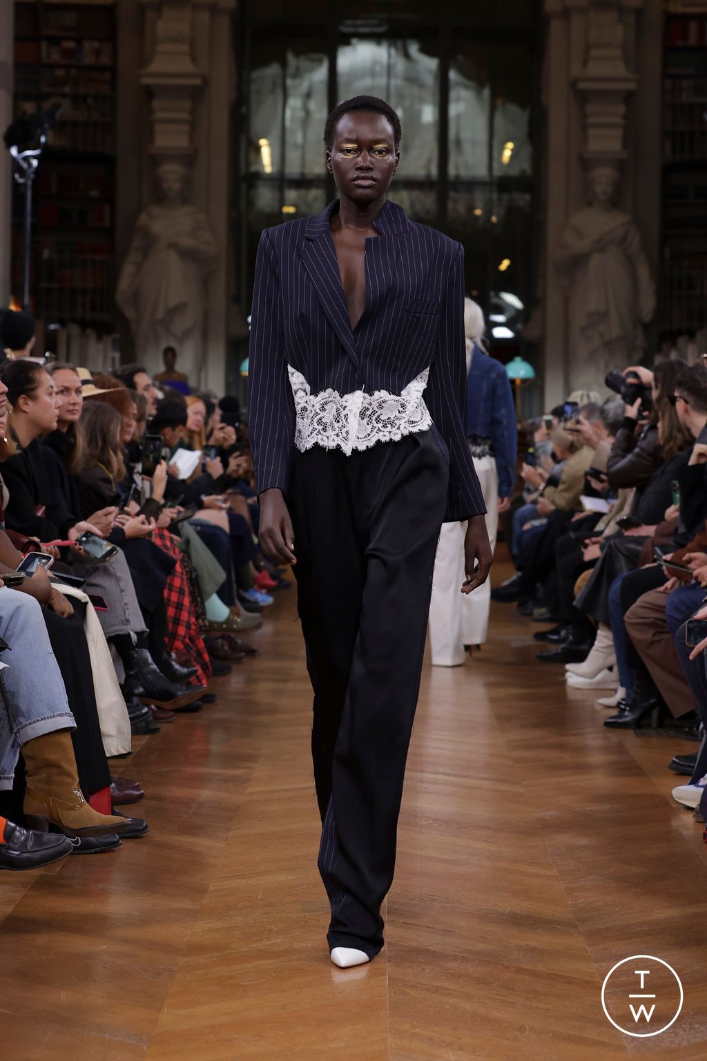 Fashion Week Paris Spring/Summer 2025 look 19 from the Lutz Huelle collection womenswear