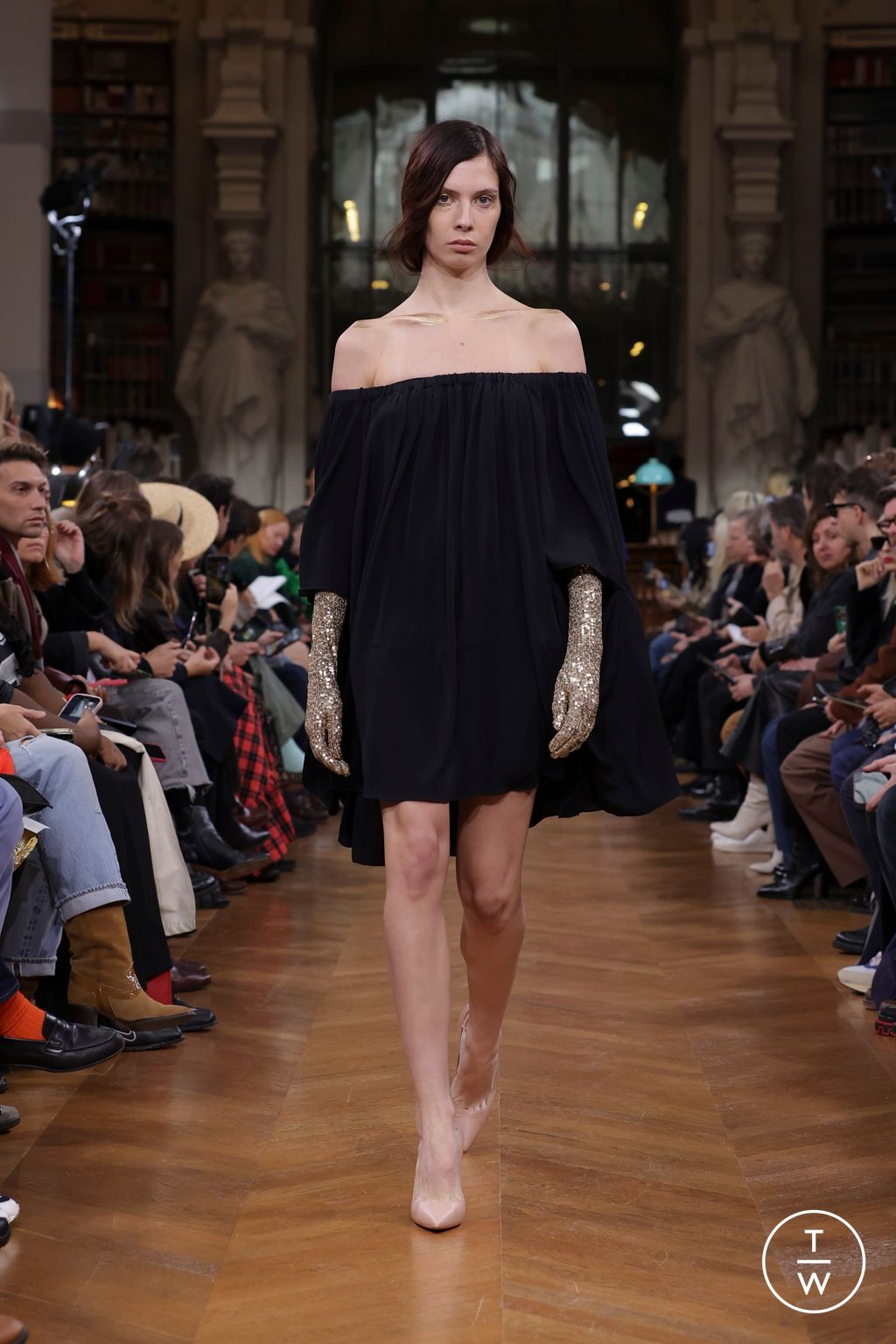 Fashion Week Paris Spring/Summer 2025 look 22 from the Lutz Huelle collection womenswear