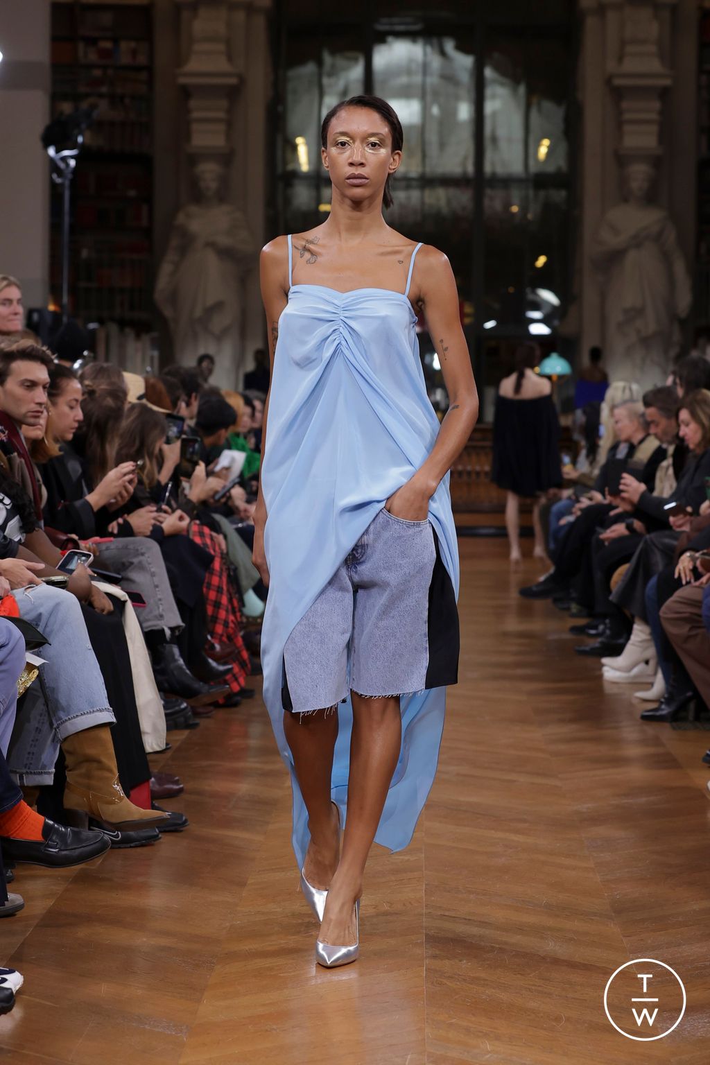 Fashion Week Paris Spring-Summer 2025 look 23 from the Lutz Huelle collection womenswear