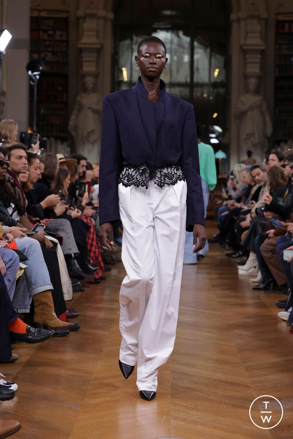 Fashion Week Paris Spring/Summer 2025 look 25 from the Lutz Huelle collection womenswear