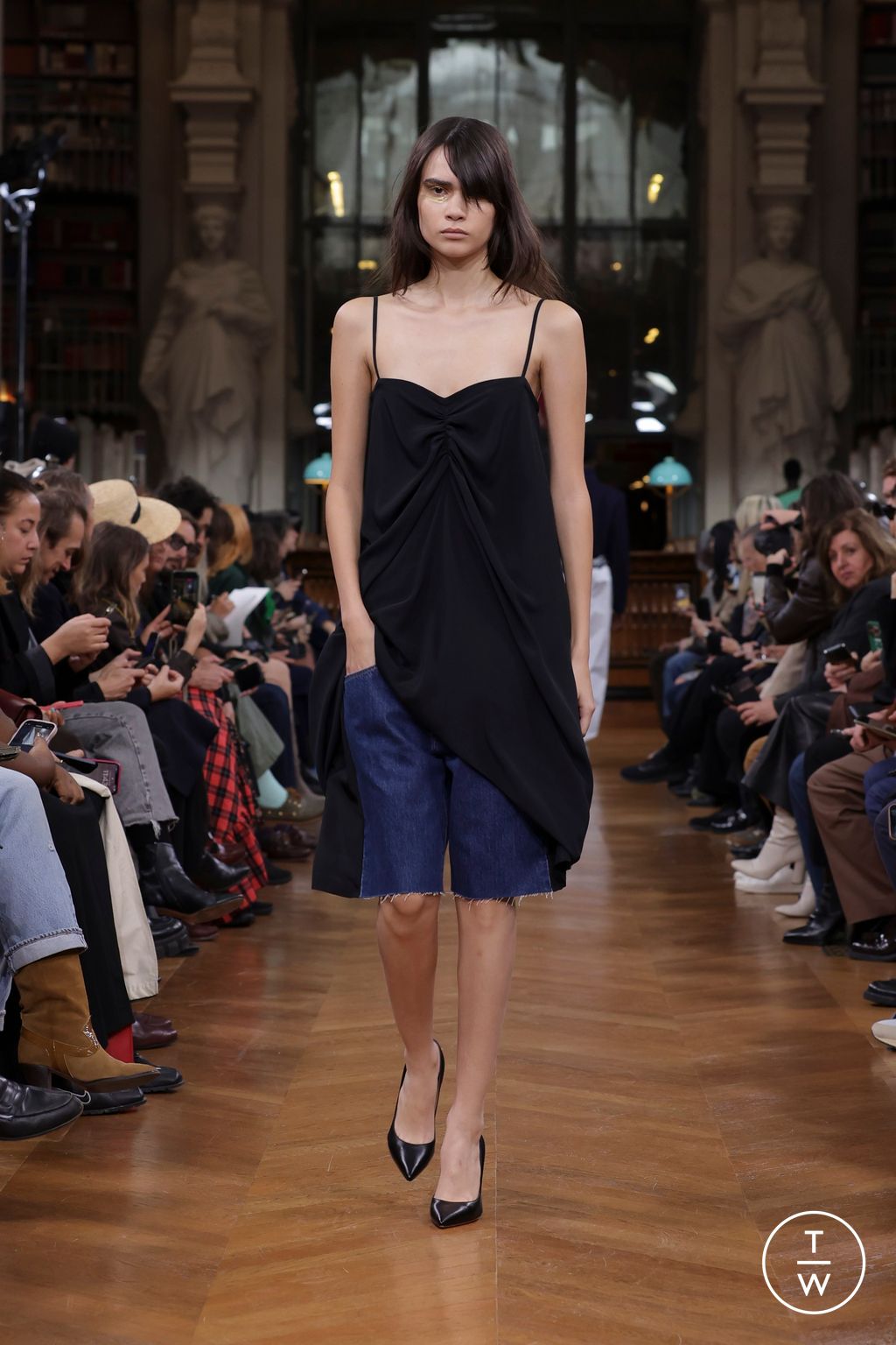 Fashion Week Paris Spring/Summer 2025 look 26 from the Lutz Huelle collection womenswear