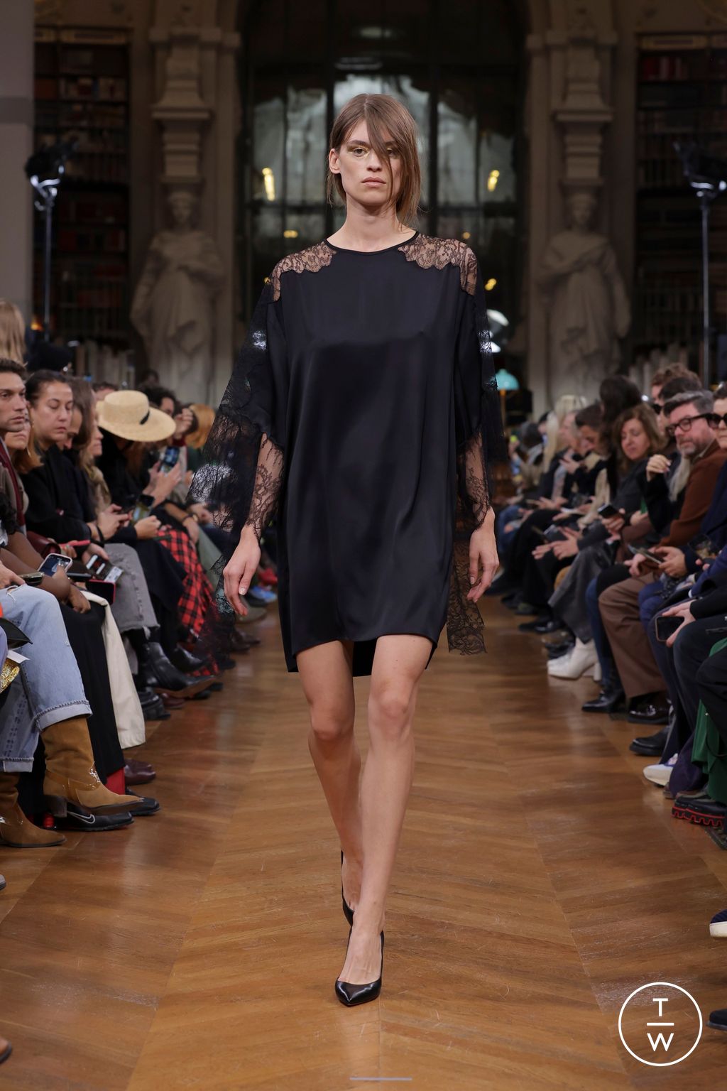 Fashion Week Paris Spring/Summer 2025 look 30 from the Lutz Huelle collection womenswear
