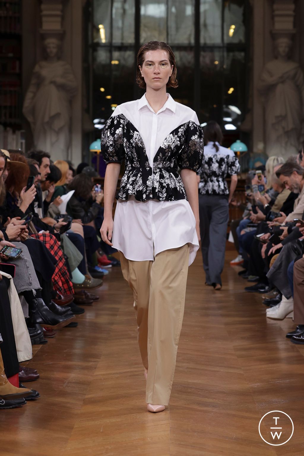 Fashion Week Paris Spring/Summer 2025 look 35 from the Lutz Huelle collection womenswear