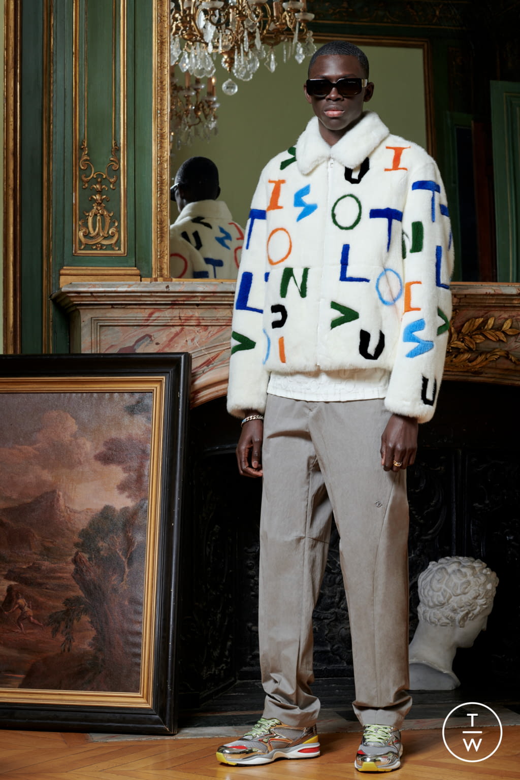 Fashion Week Paris Pre-Fall 2020 look 6 from the Louis Vuitton collection 男装