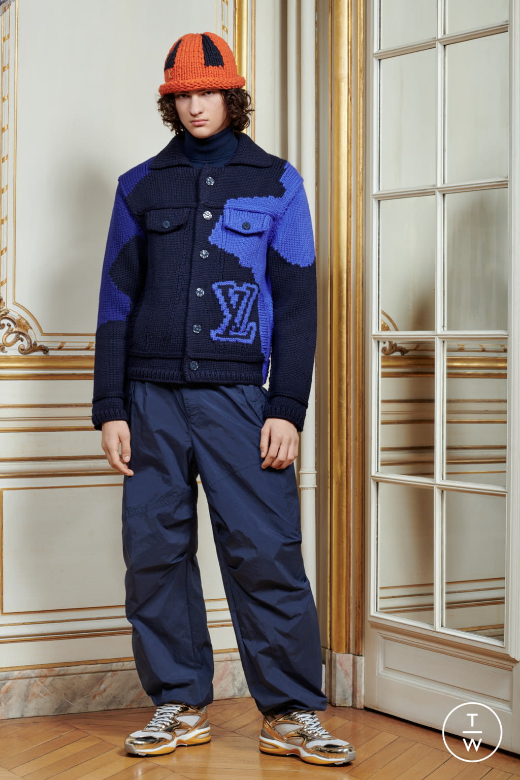 Fashion Week Paris Pre-Fall 2020 look 7 from the Louis Vuitton collection menswear