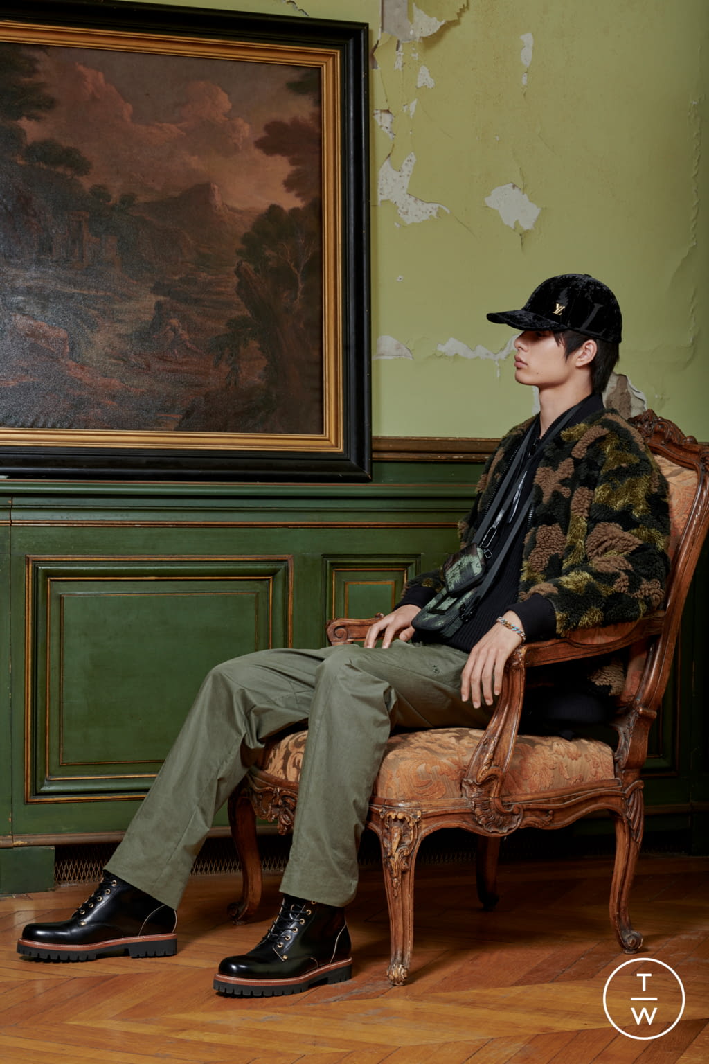 Fashion Week Paris Pre-Fall 2020 look 17 from the Louis Vuitton collection 男装