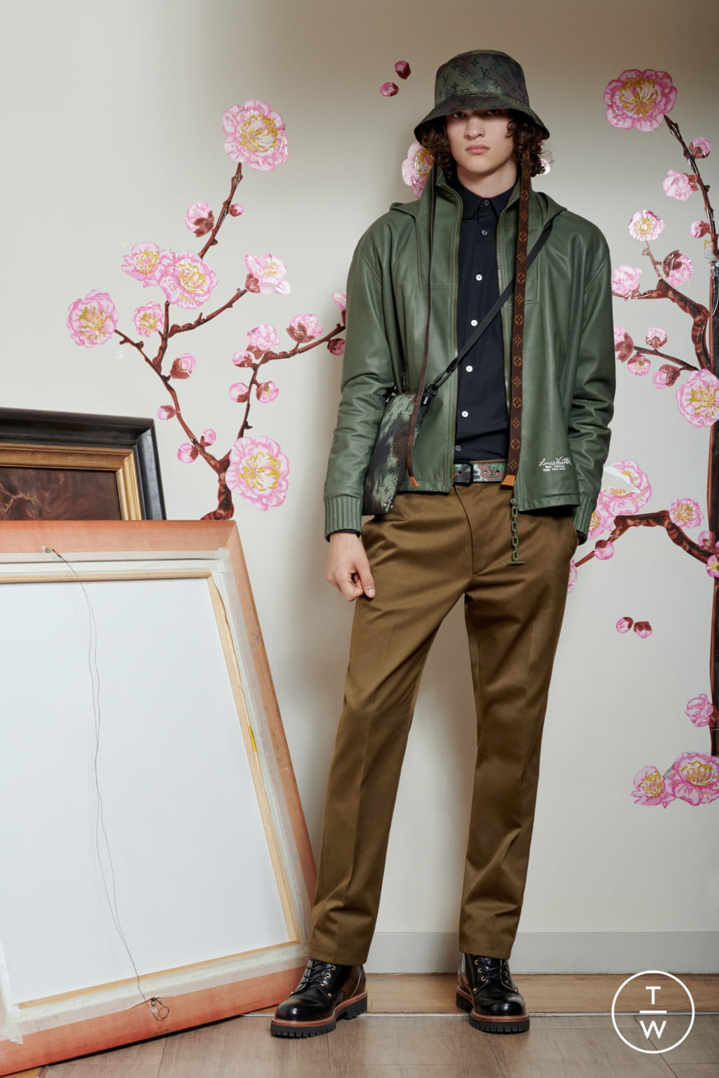 Fashion Week Paris Pre-Fall 2020 look 18 from the Louis Vuitton collection menswear