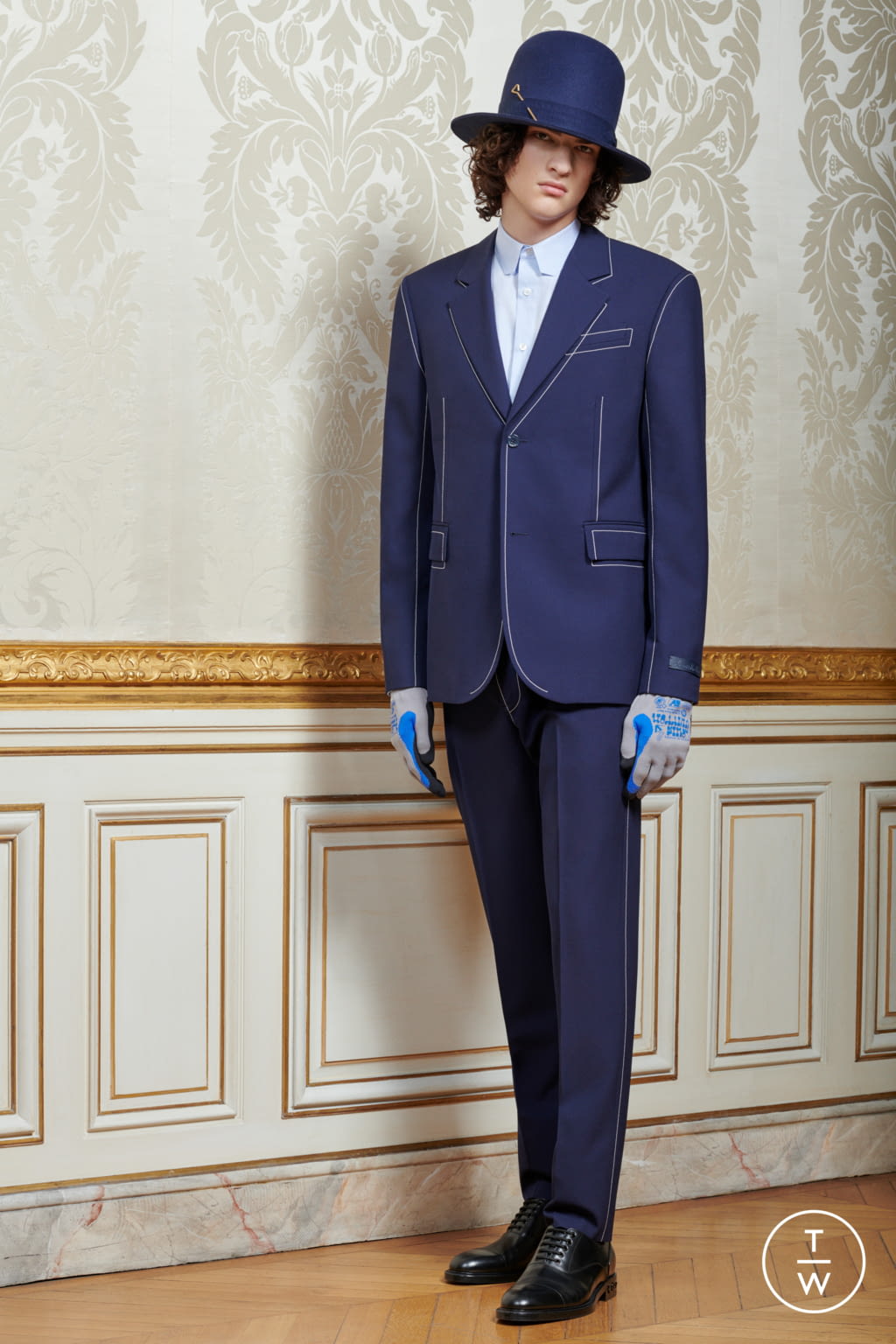Fashion Week Paris Pre-Fall 2020 look 36 from the Louis Vuitton collection menswear