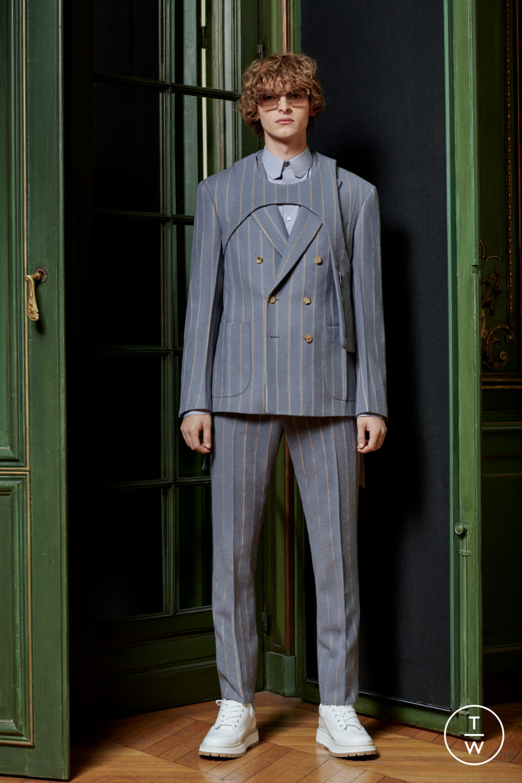 Fashion Week Paris Pre-Fall 2020 look 40 from the Louis Vuitton collection 男装