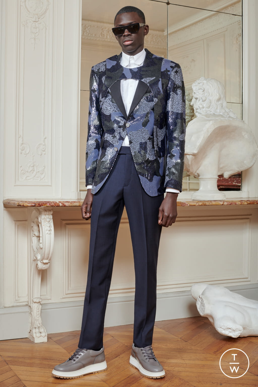 Fashion Week Paris Pre-Fall 2020 look 44 from the Louis Vuitton collection menswear