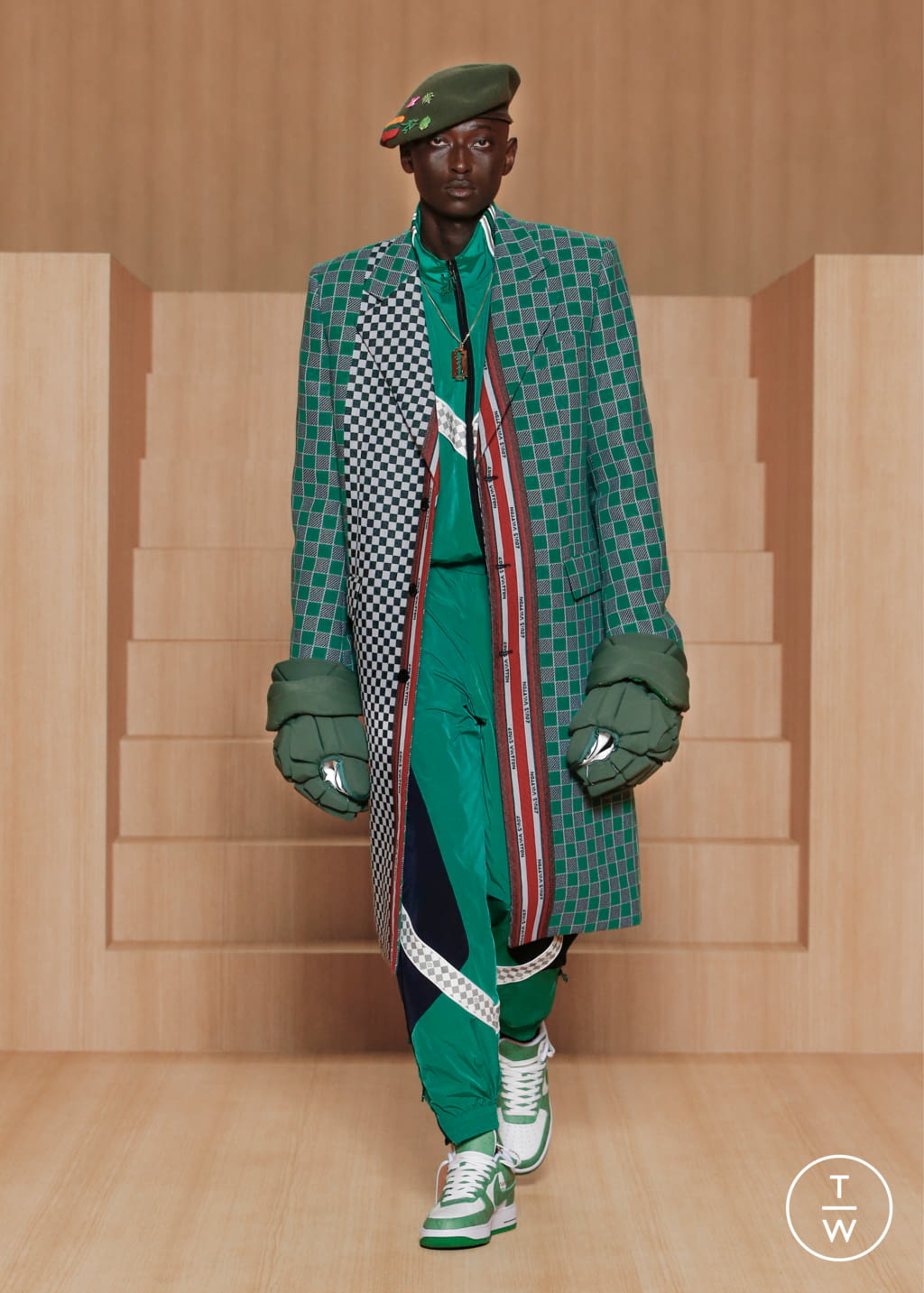 Fashion Week Paris Spring/Summer 2022 look 7 from the Louis Vuitton collection menswear
