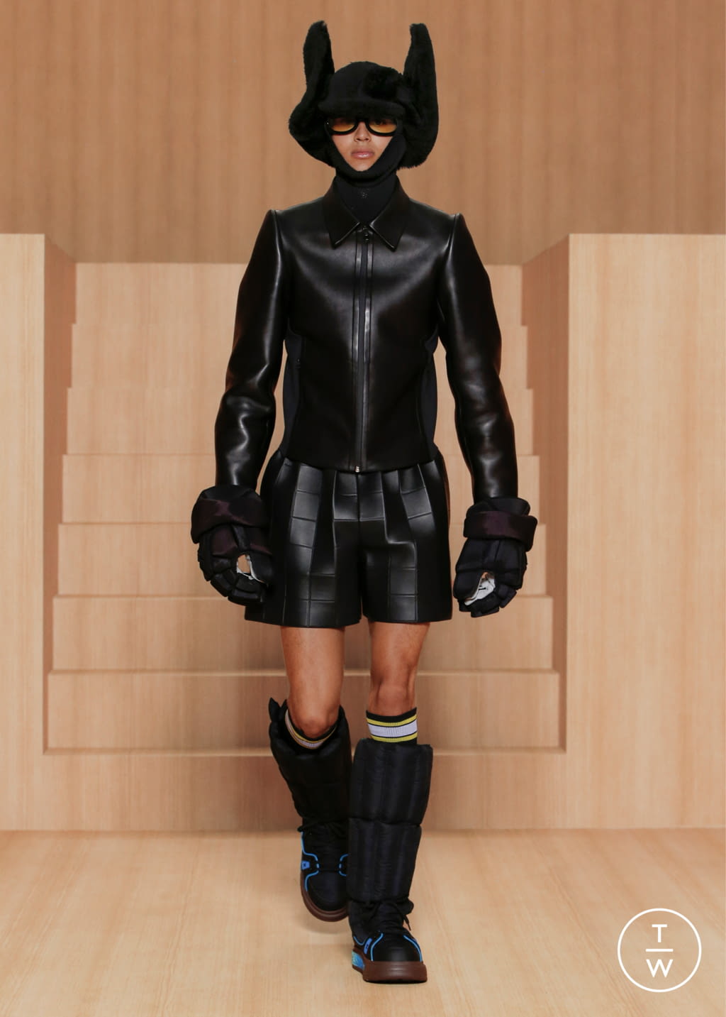 Fashion Week Paris Spring/Summer 2022 look 10 from the Louis Vuitton collection 男装