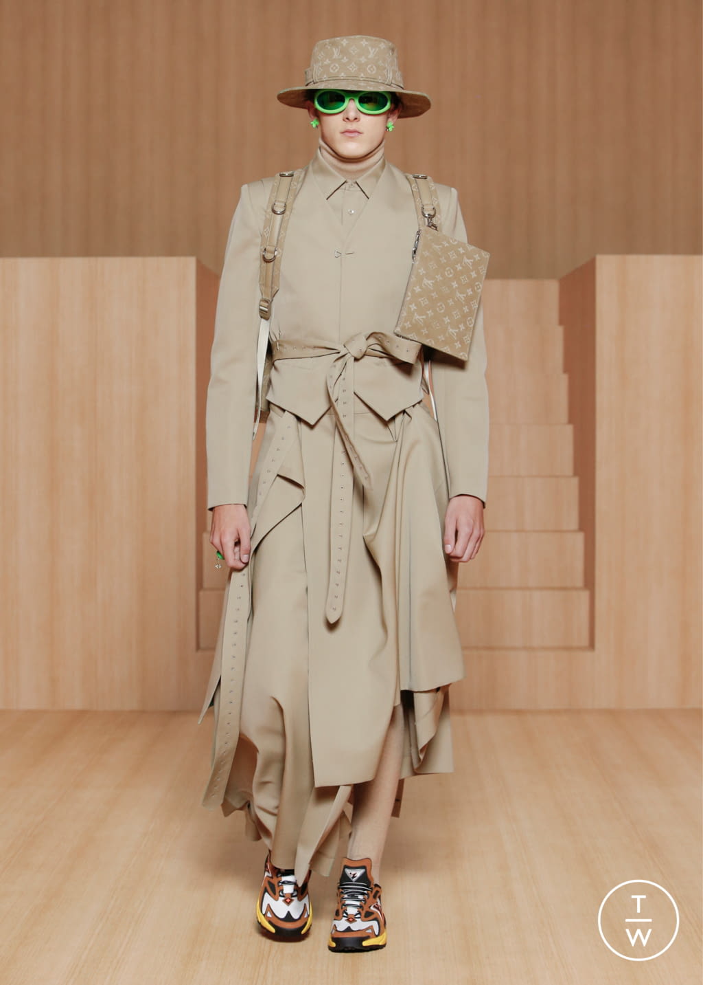 Fashion Week Paris Spring/Summer 2022 look 13 from the Louis Vuitton collection 男装