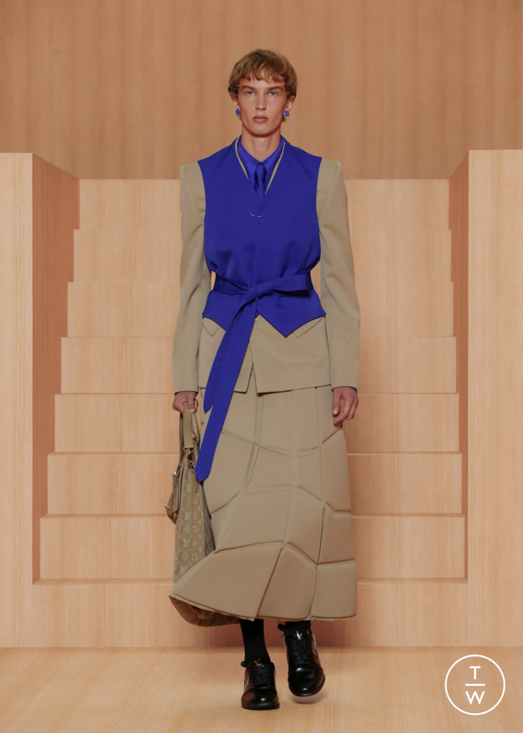 Fashion Week Paris Spring/Summer 2022 look 20 de la collection Louis Vuitton menswear