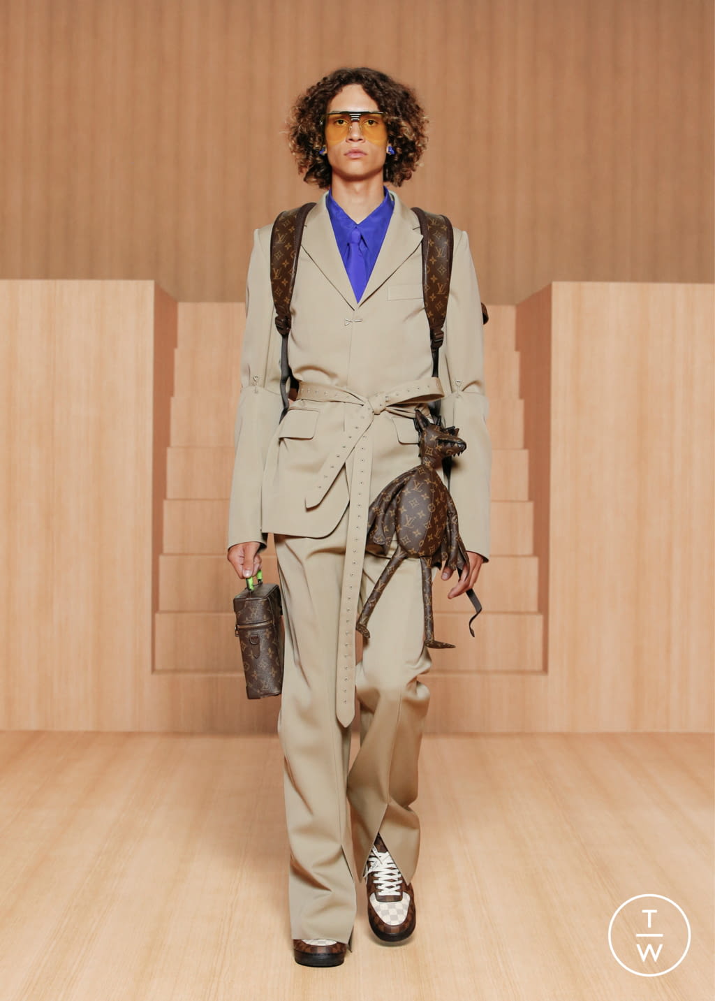 Fashion Week Paris Spring/Summer 2022 look 22 from the Louis Vuitton collection 男装